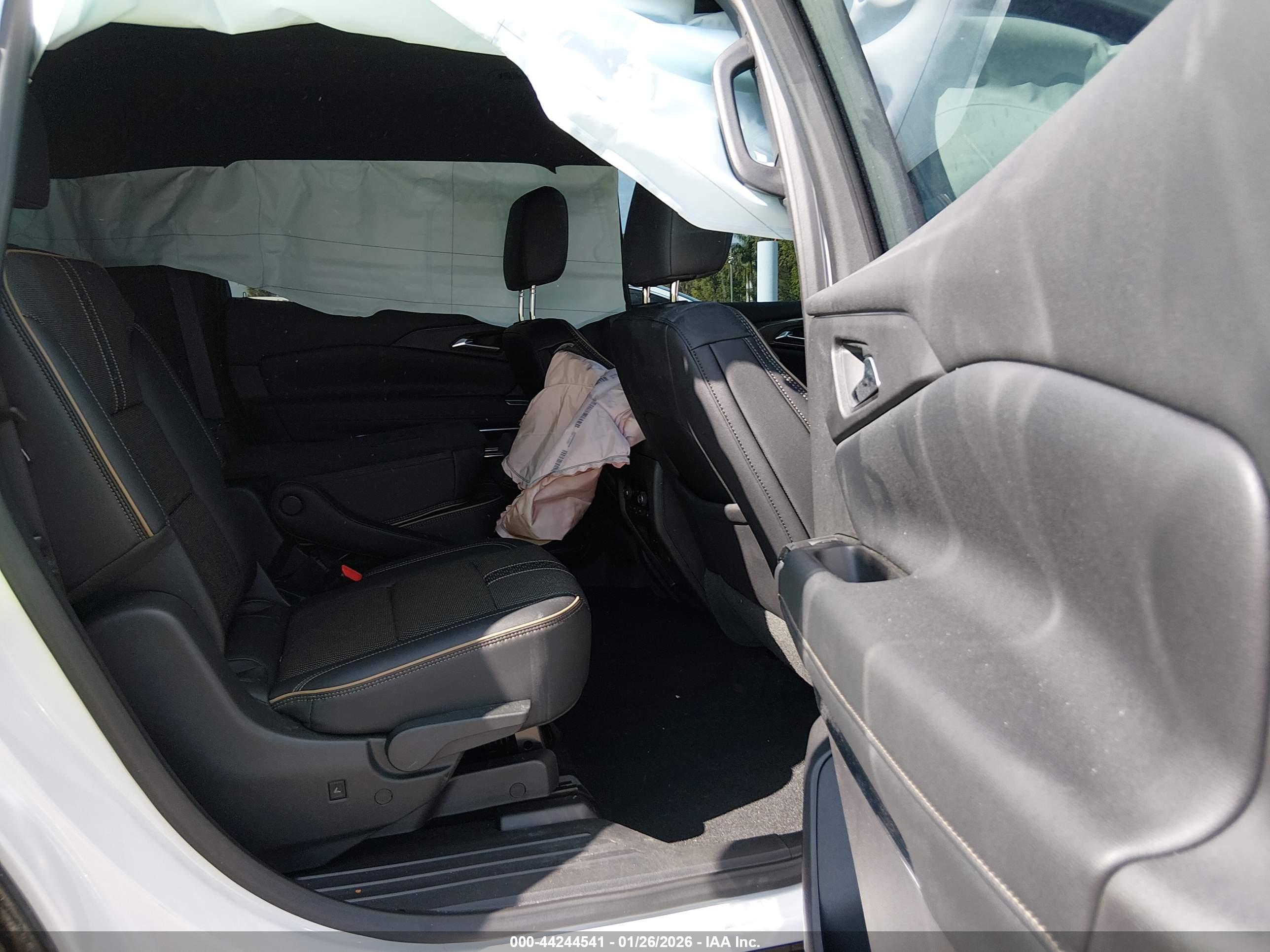 CHEVROLET TRAVERSE image 8