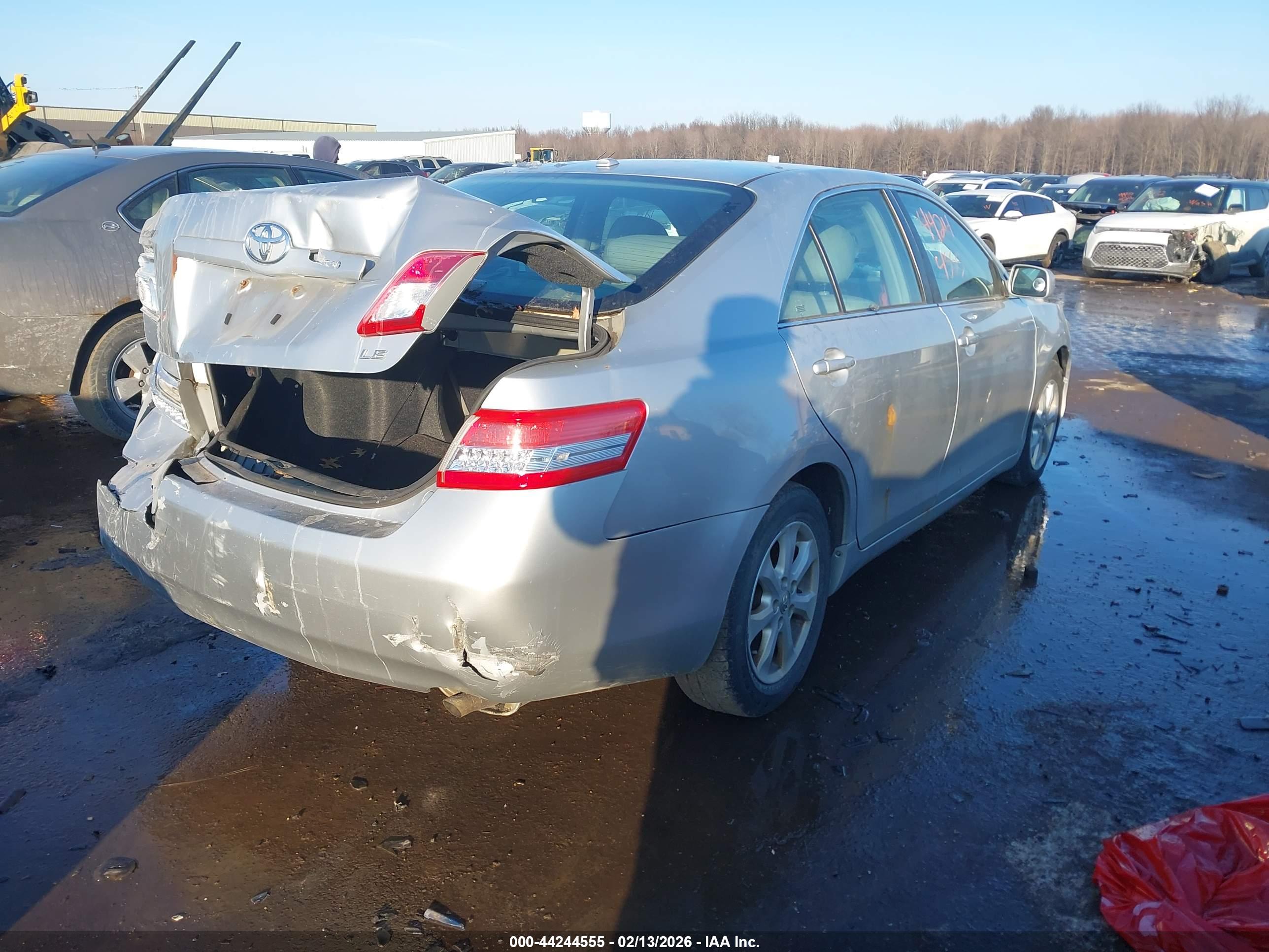 TOYOTA CAMRY image 4