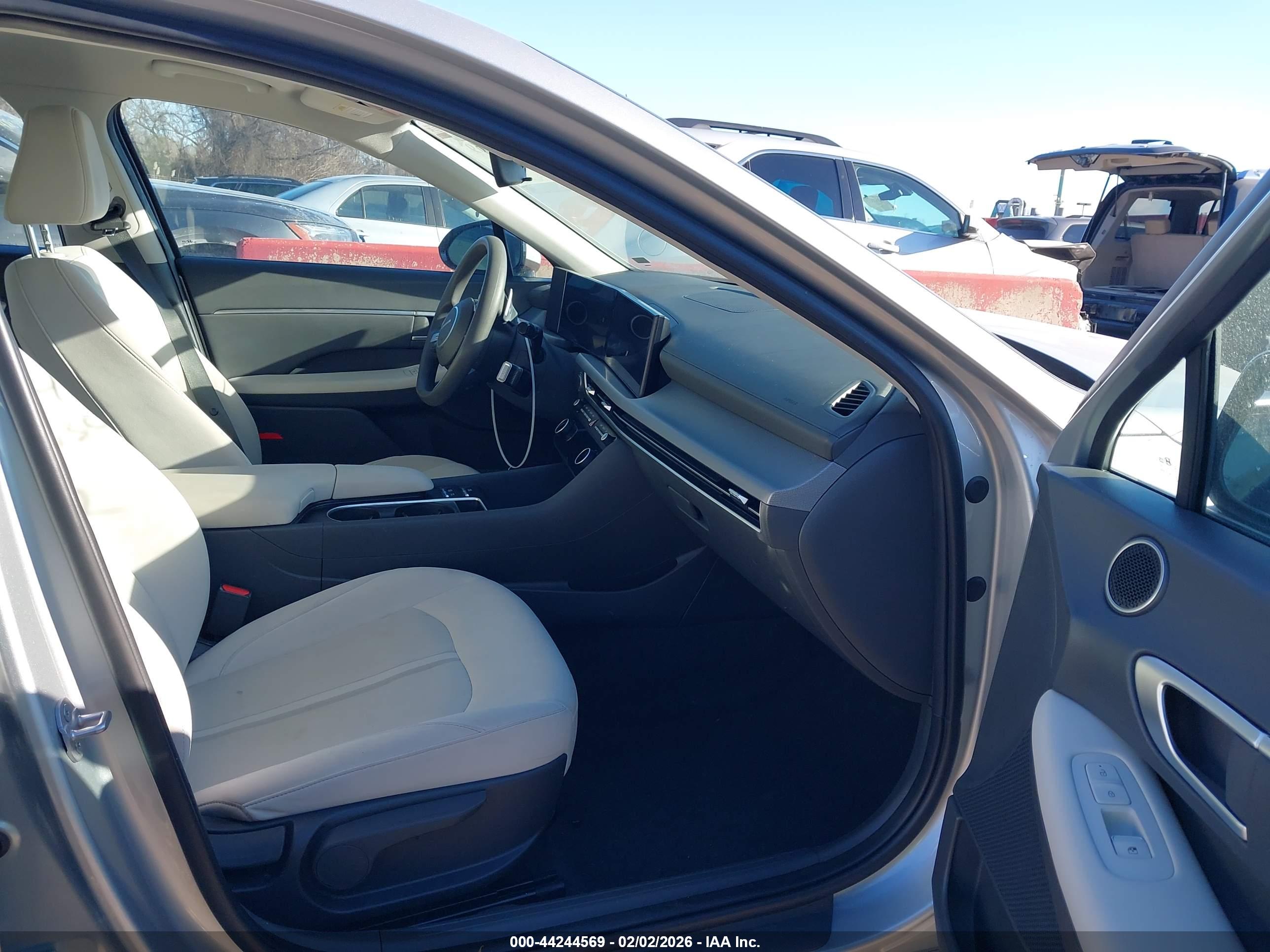 HYUNDAI SONATA image 5