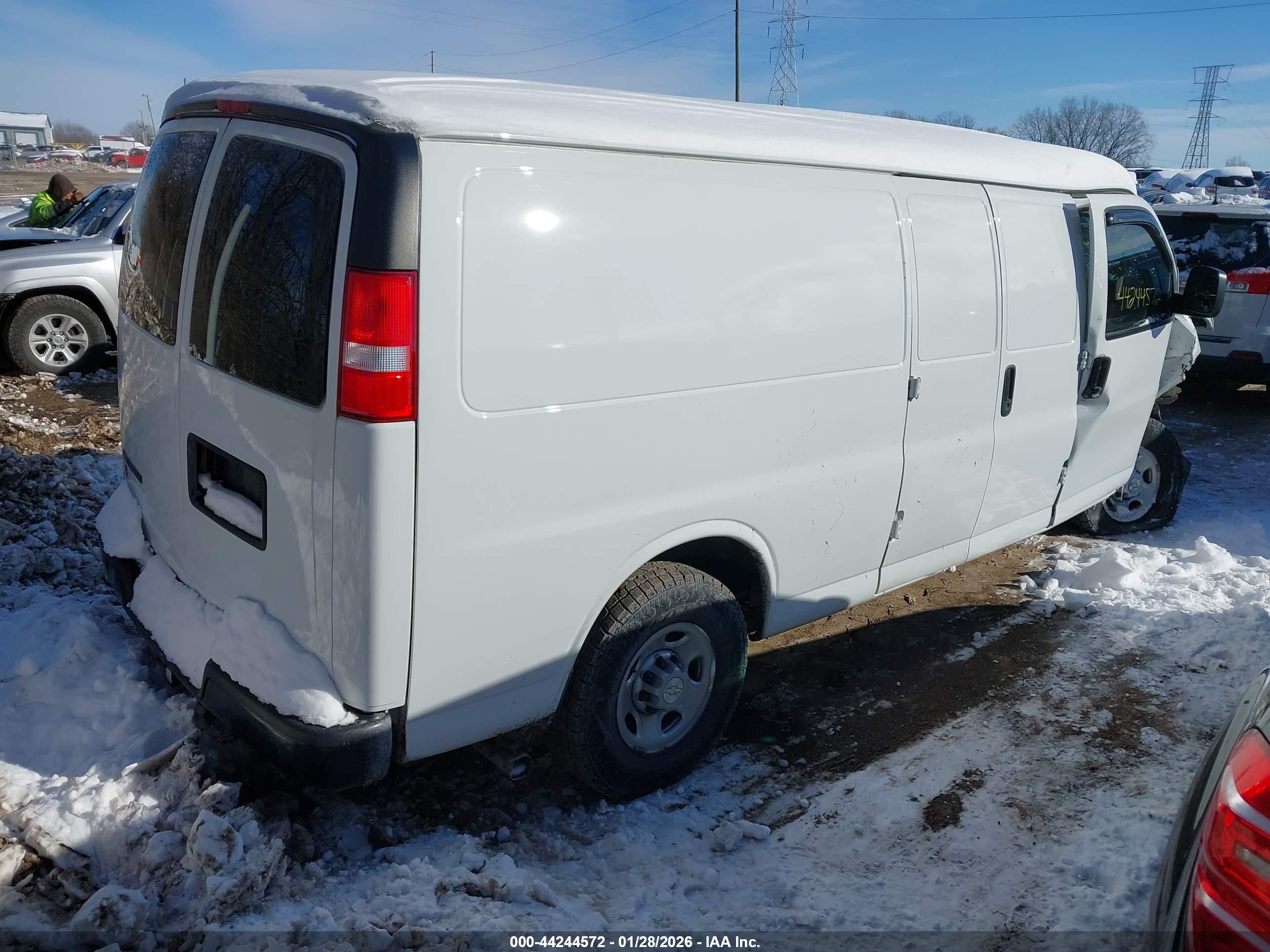 CHEVROLET EXPRESS image 4