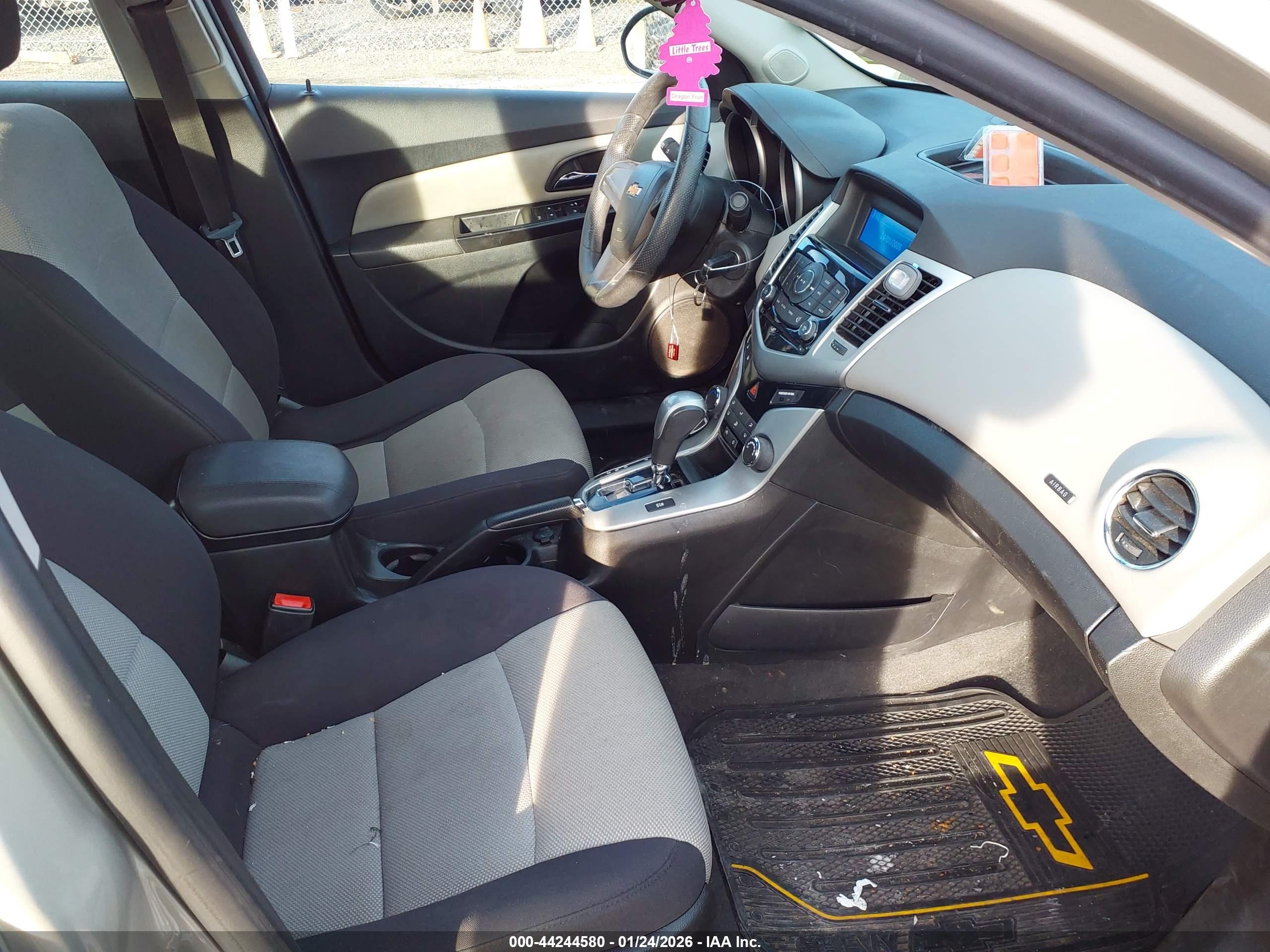 CHEVROLET CRUZE image 5