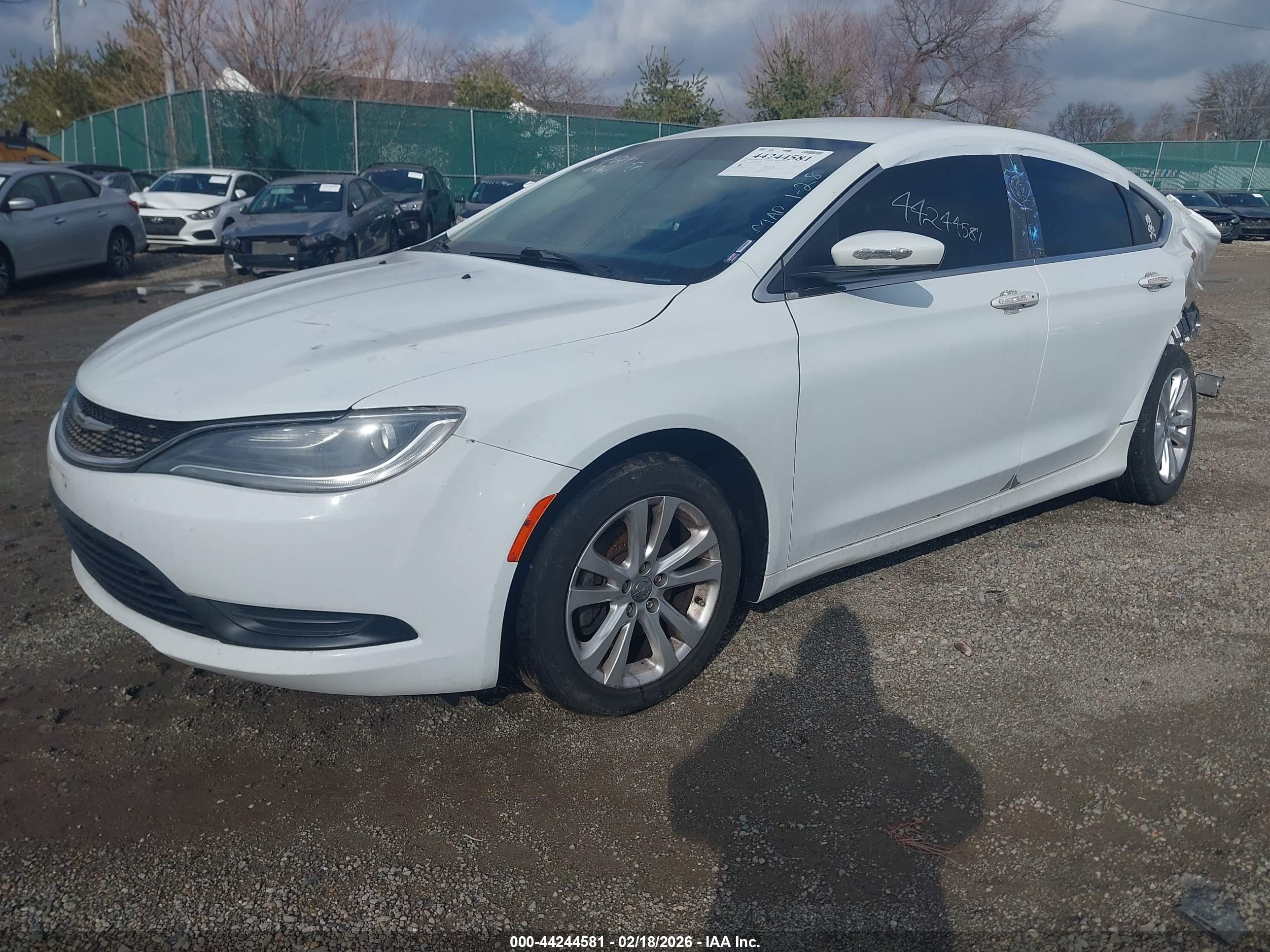 CHRYSLER 200 image 2