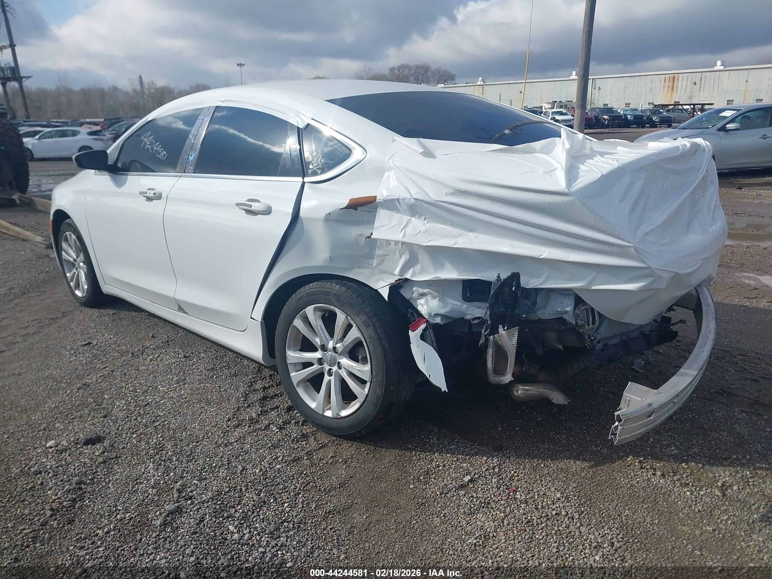 CHRYSLER 200 image 3