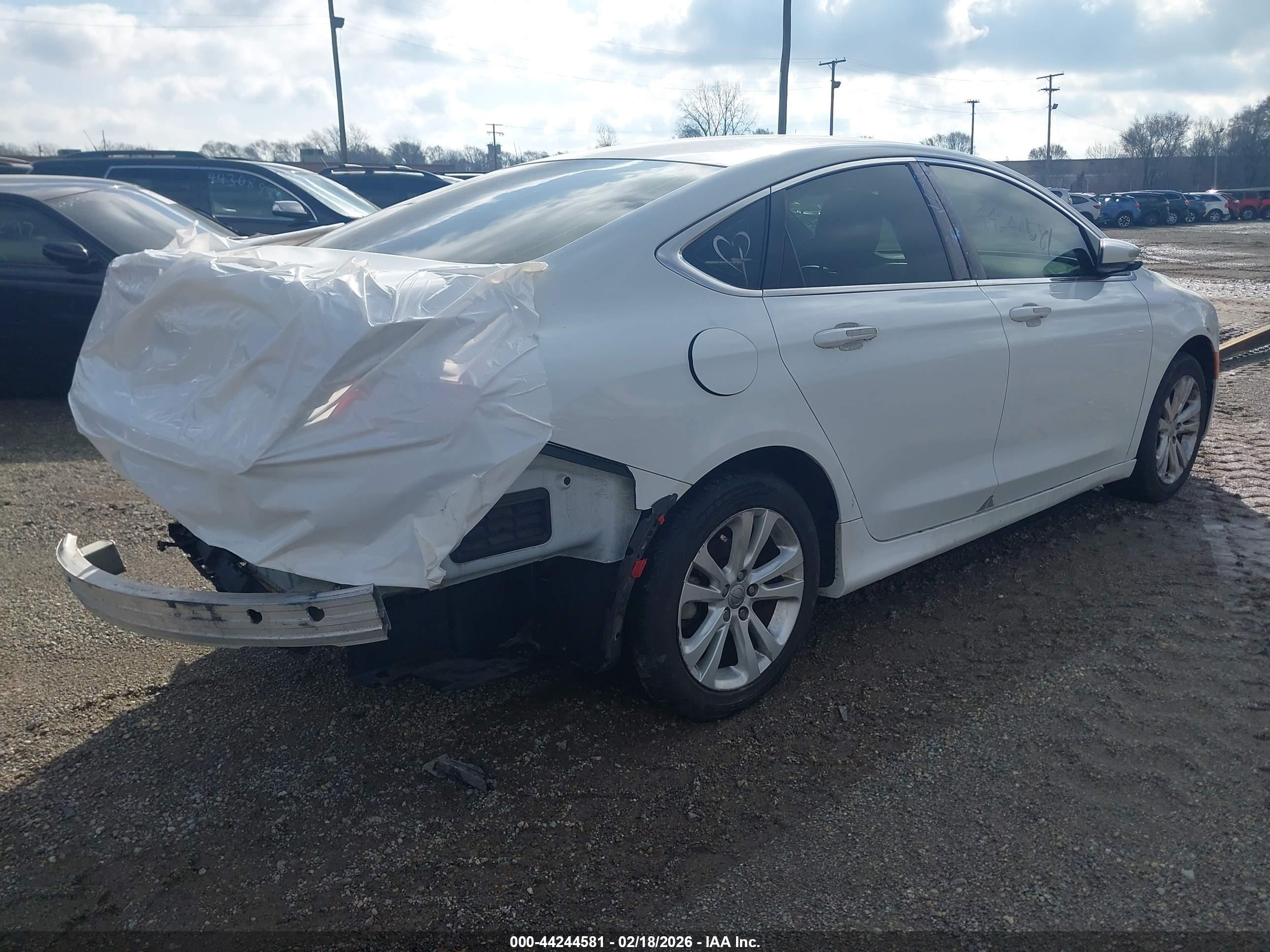 CHRYSLER 200 image 4
