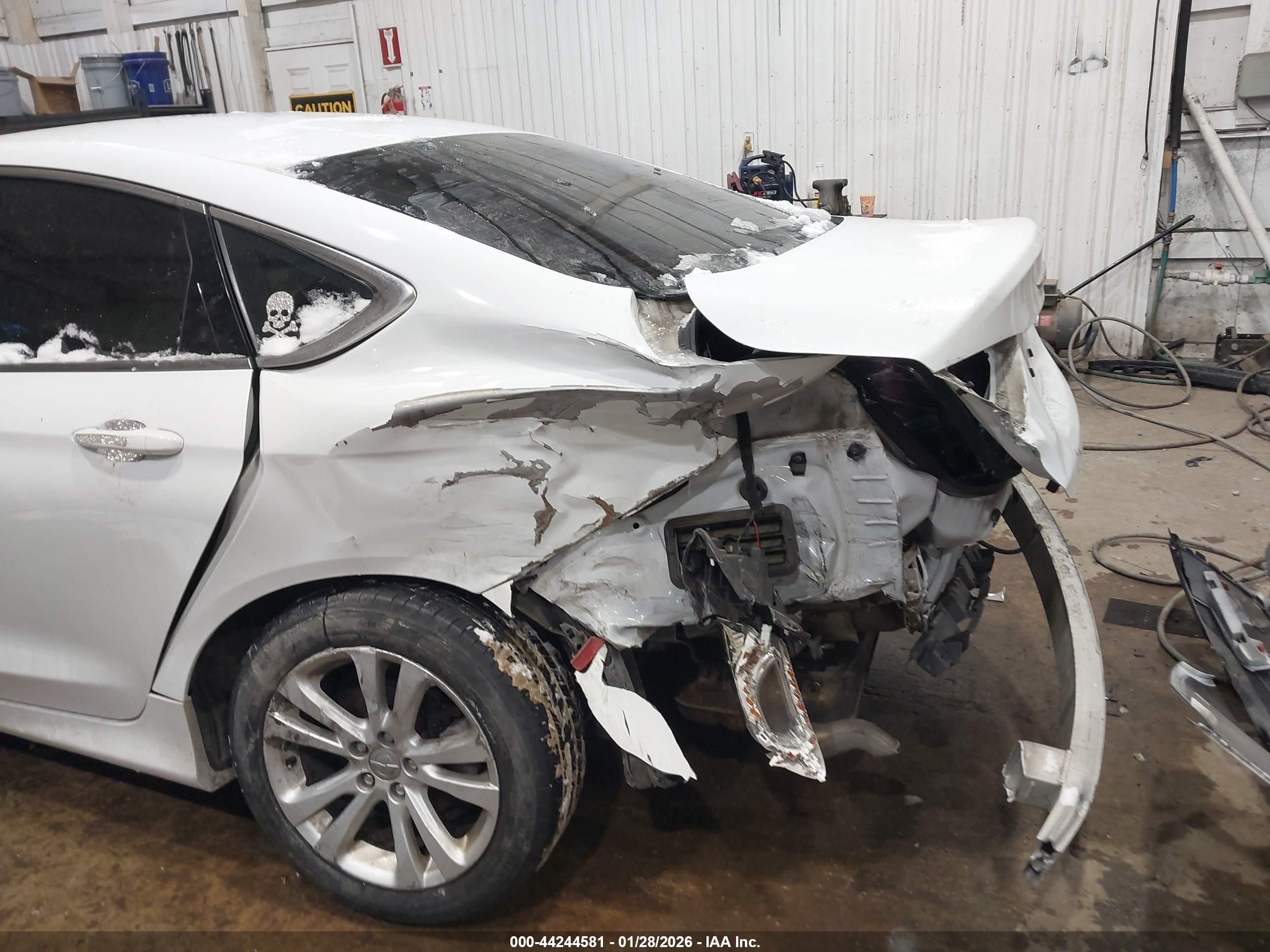 CHRYSLER 200 image 6