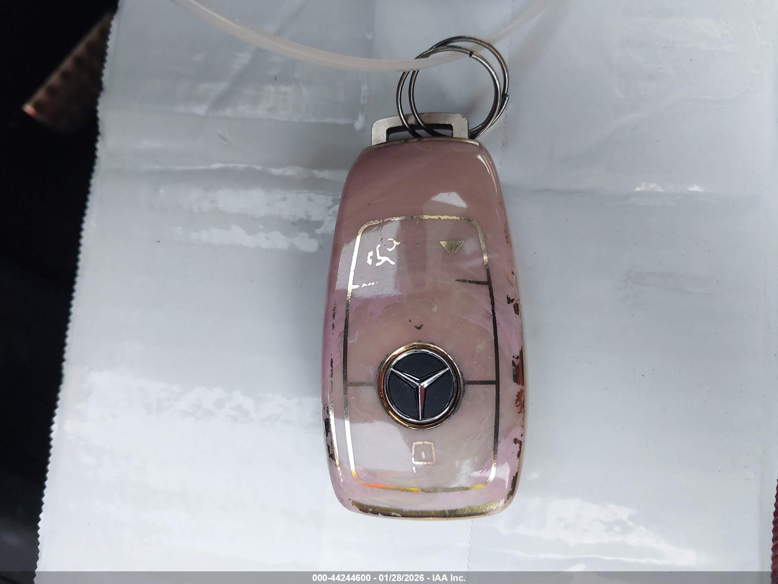 MERCEDES-BENZ GLC image 11