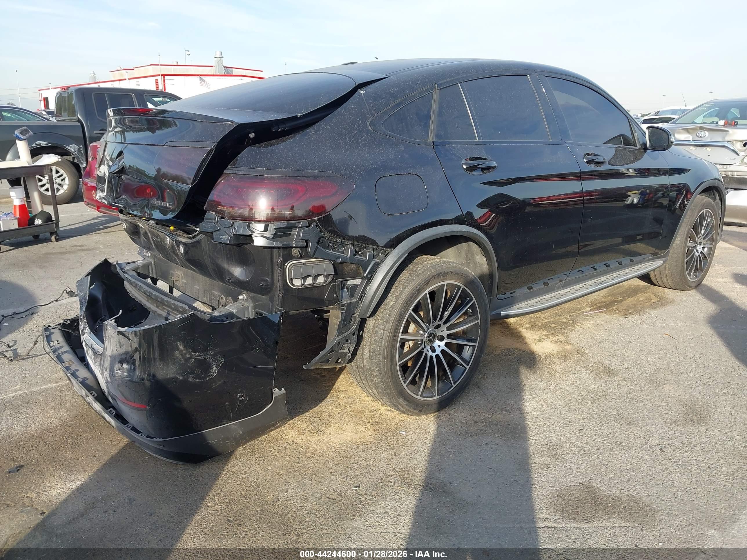 MERCEDES-BENZ GLC image 4