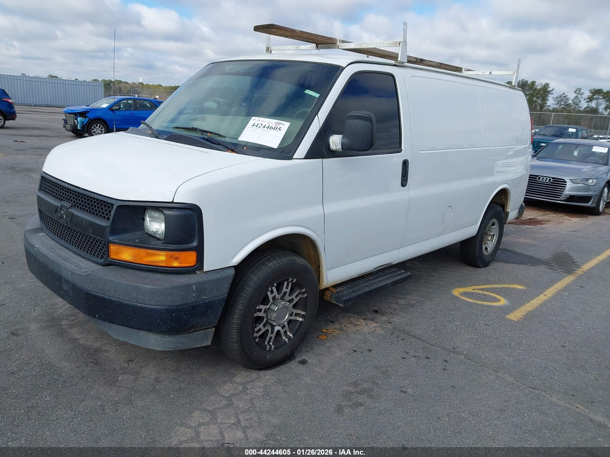 CHEVROLET EXPRESS image 2