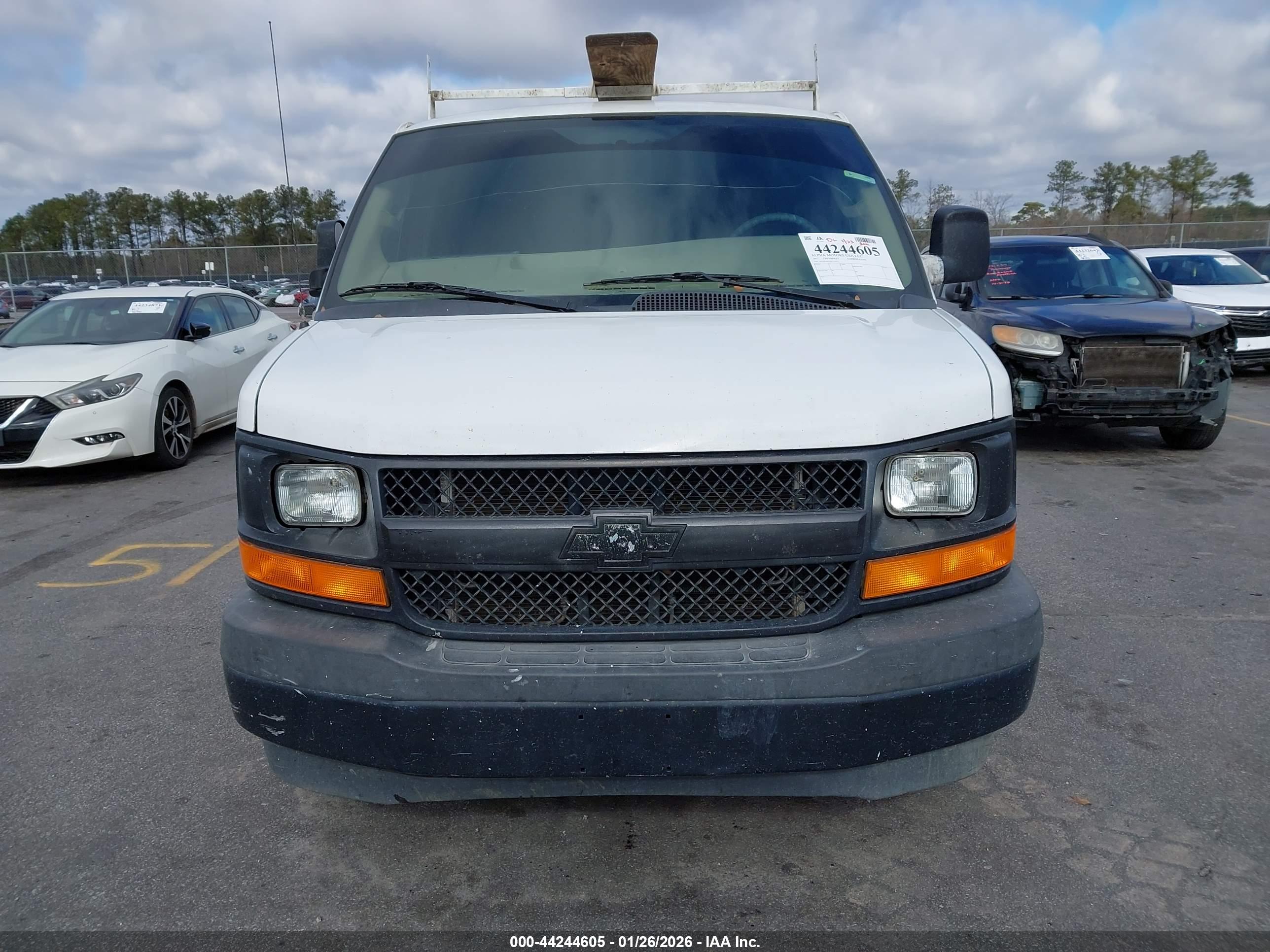 CHEVROLET EXPRESS image 6