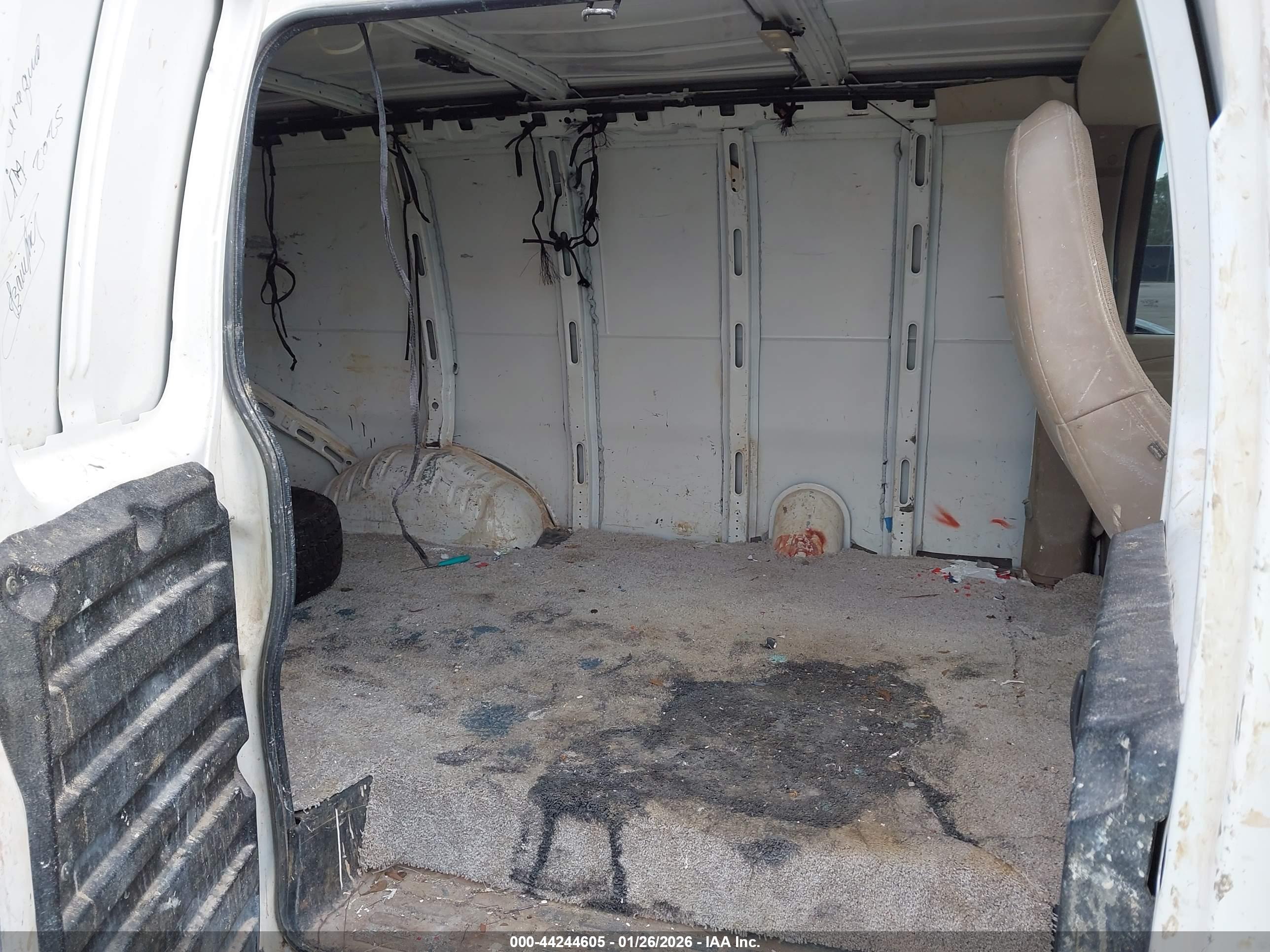 CHEVROLET EXPRESS image 8