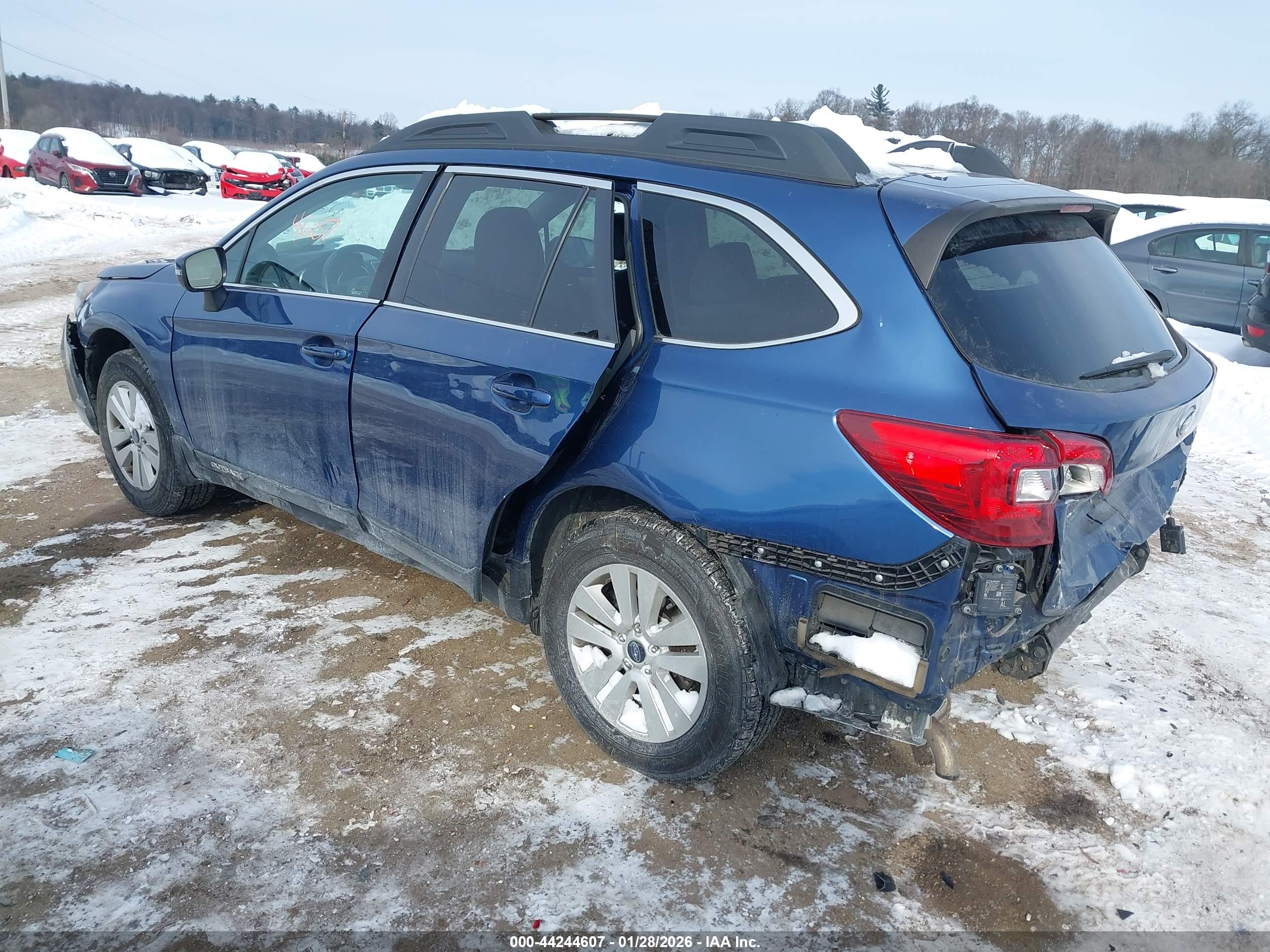 SUBARU OUTBACK image 3