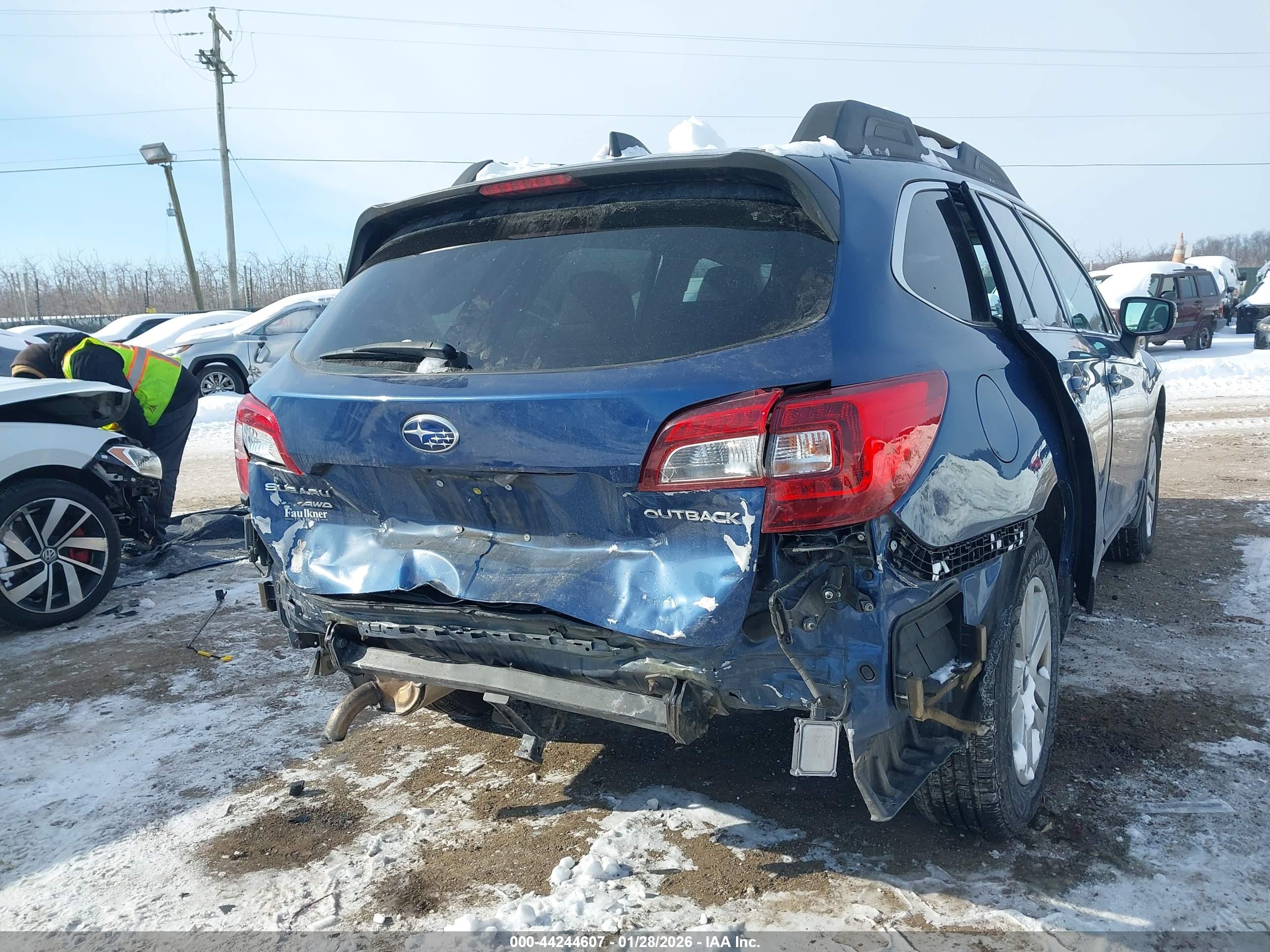 SUBARU OUTBACK image 6