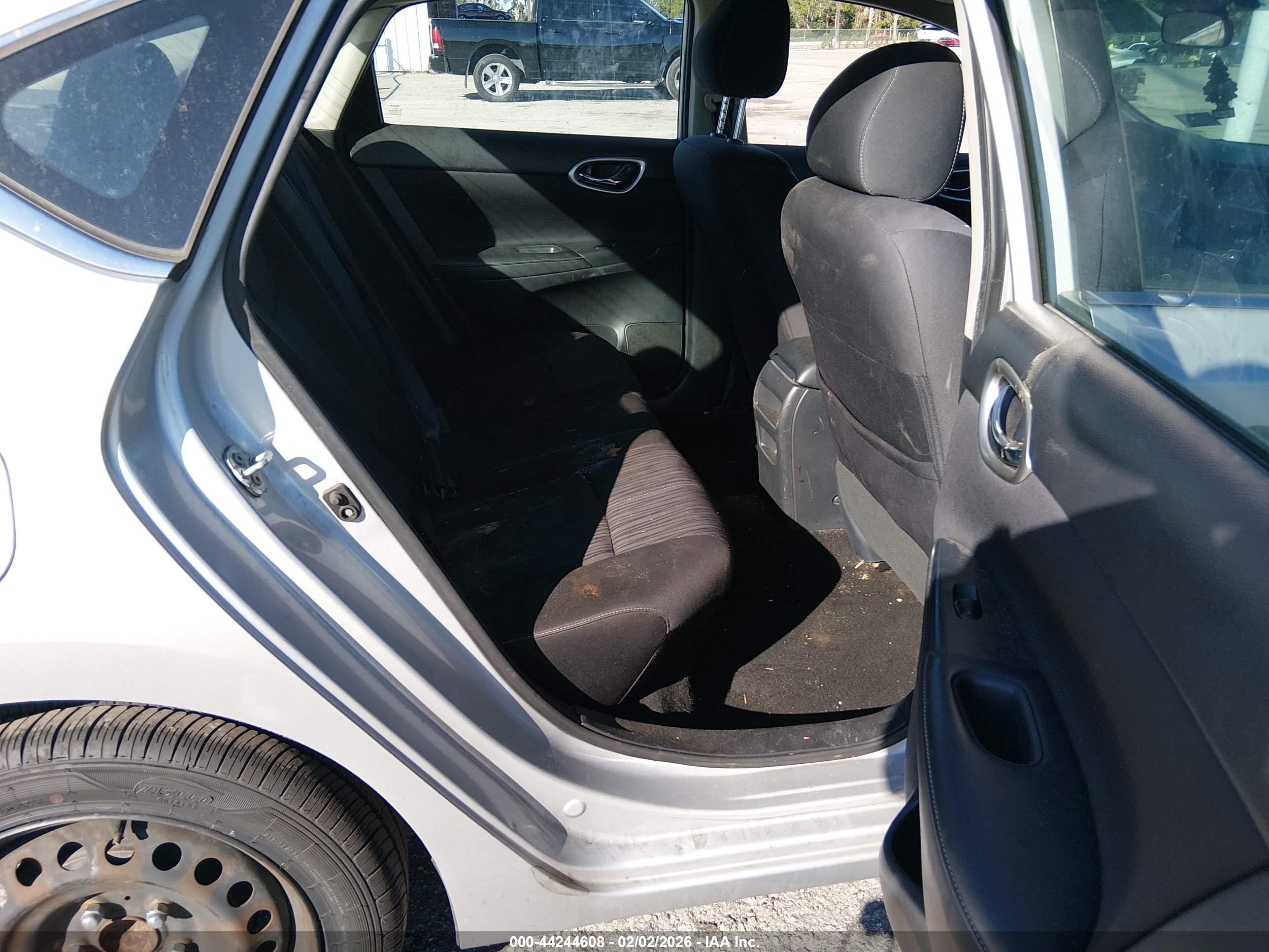 NISSAN SENTRA image 8