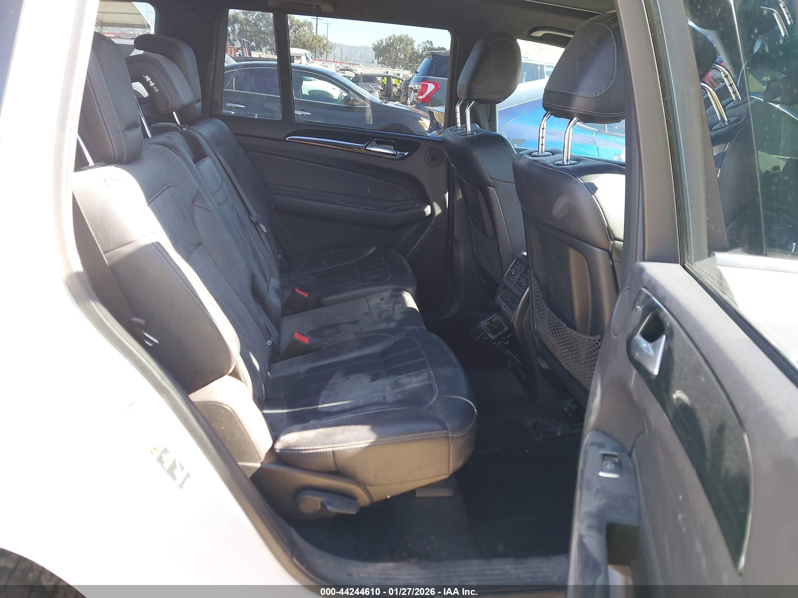 MERCEDES-BENZ GLS image 8