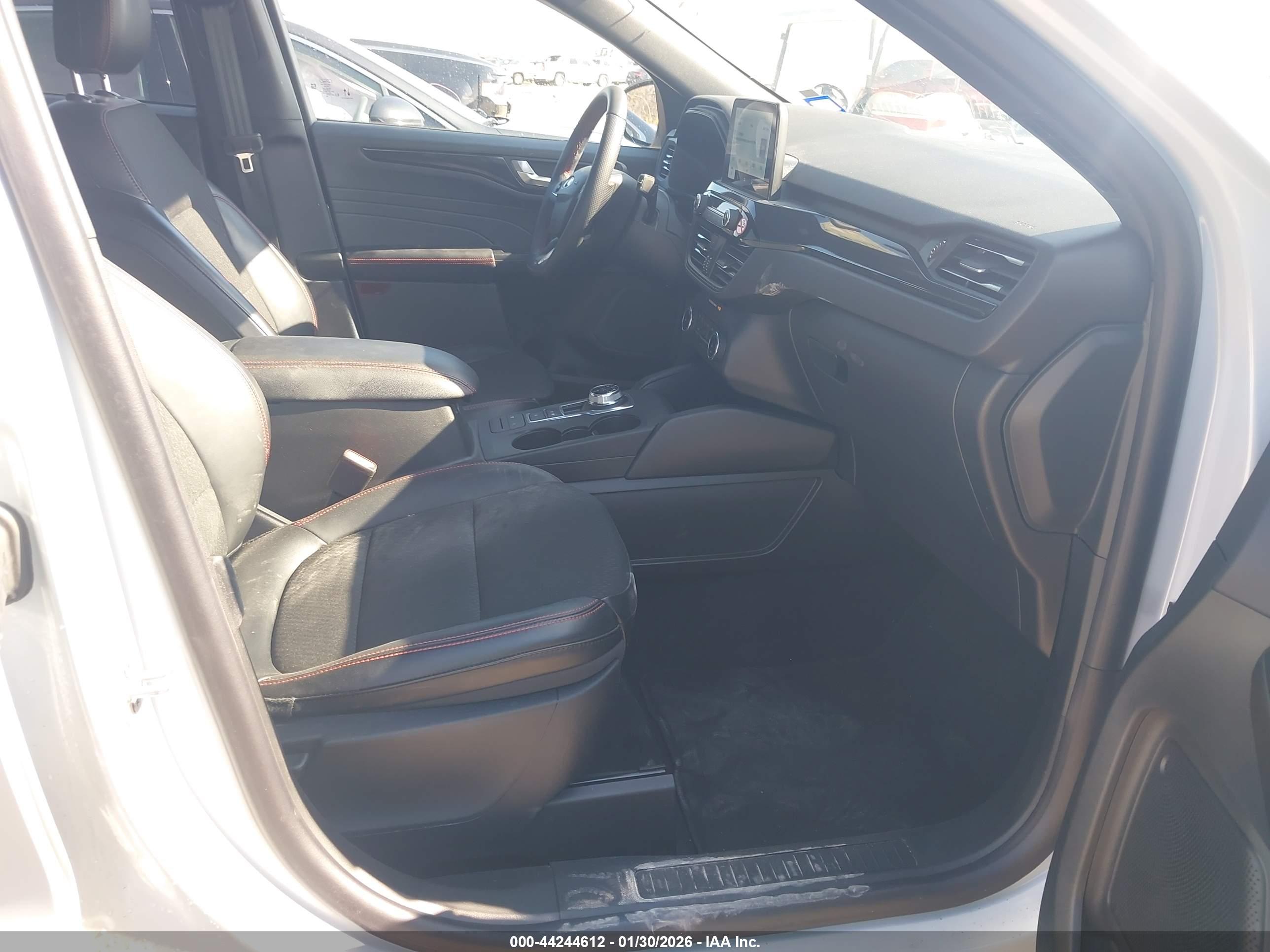 FORD ESCAPE image 5