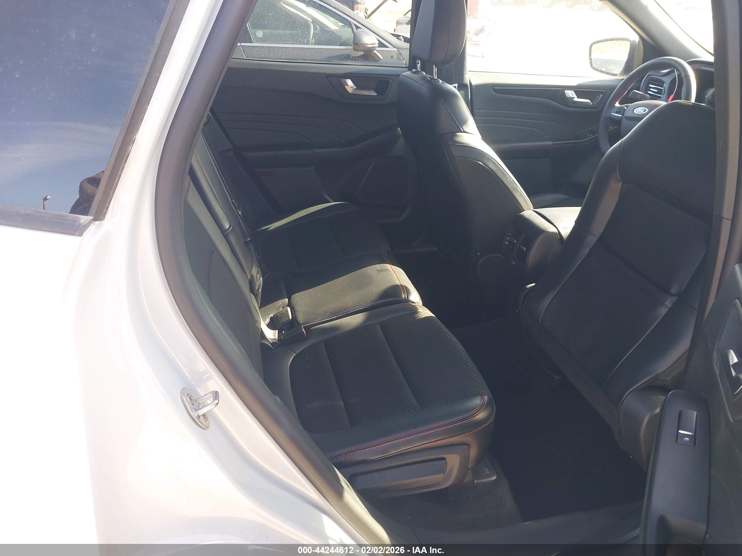 FORD ESCAPE image 8