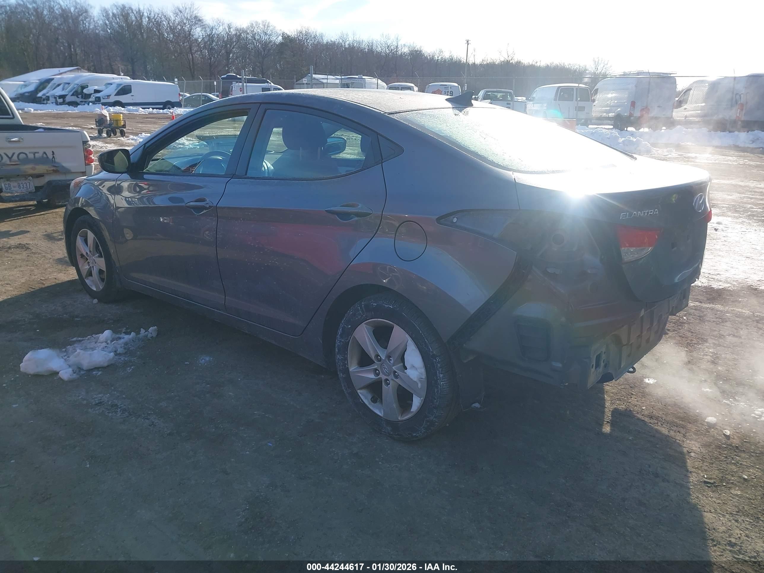 HYUNDAI ELANTRA image 3