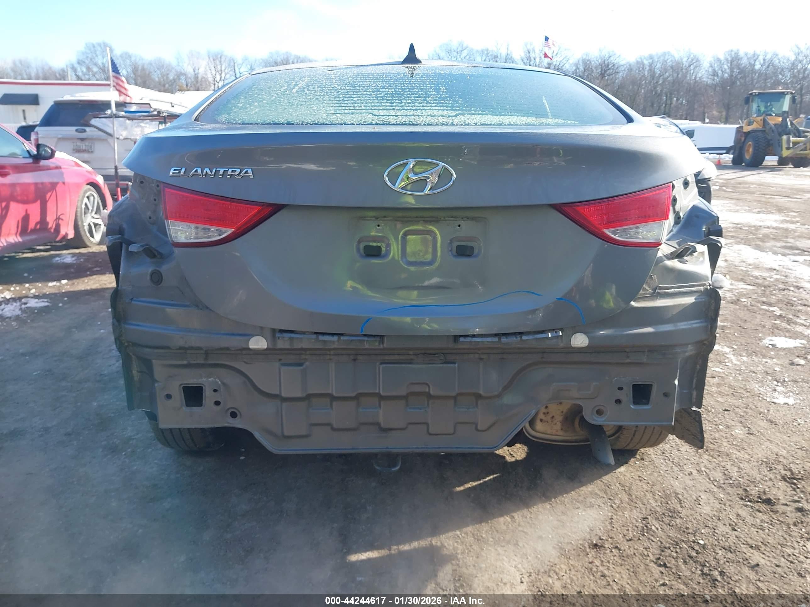 HYUNDAI ELANTRA image 6
