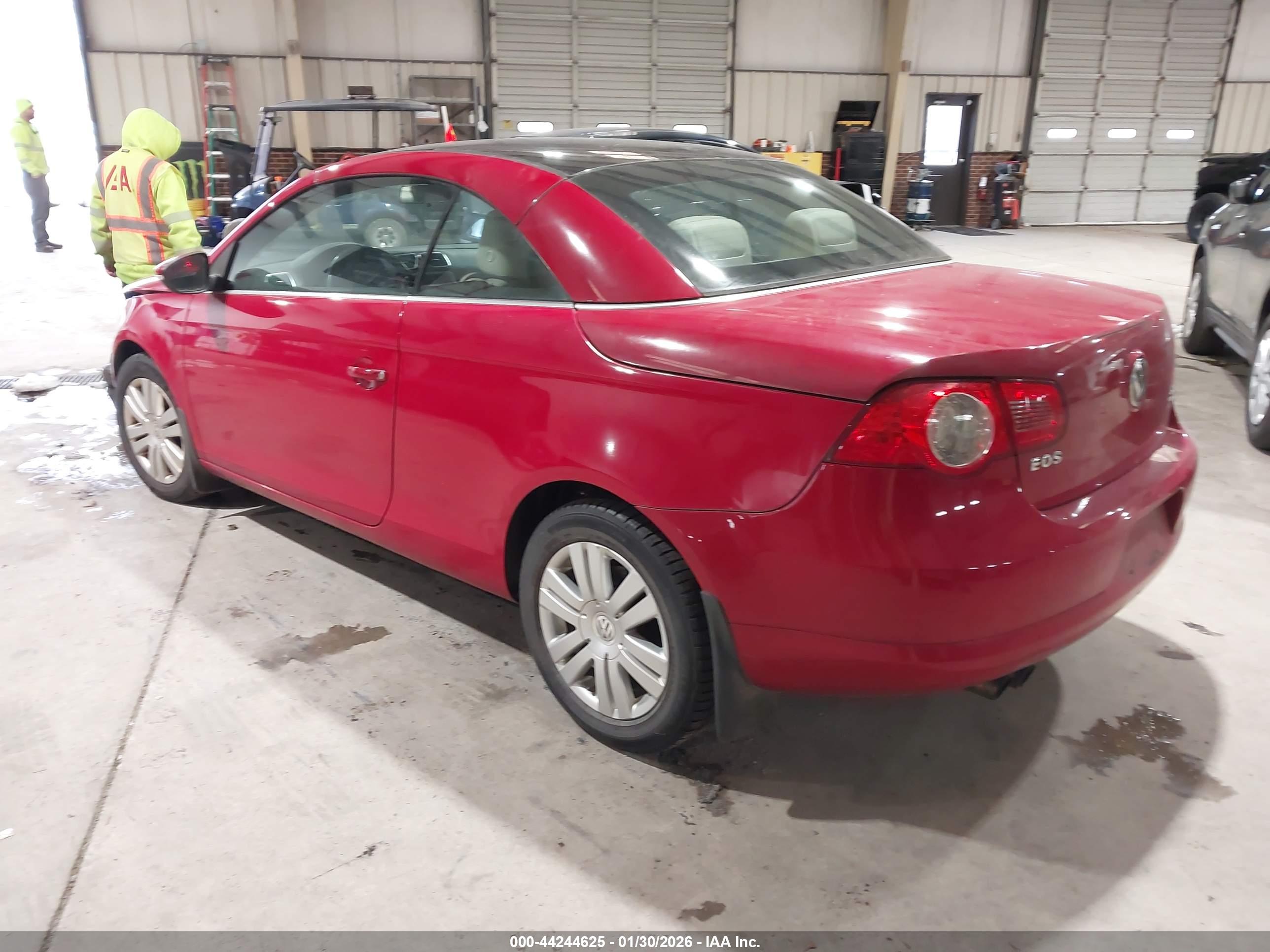 VOLKSWAGEN EOS image 3