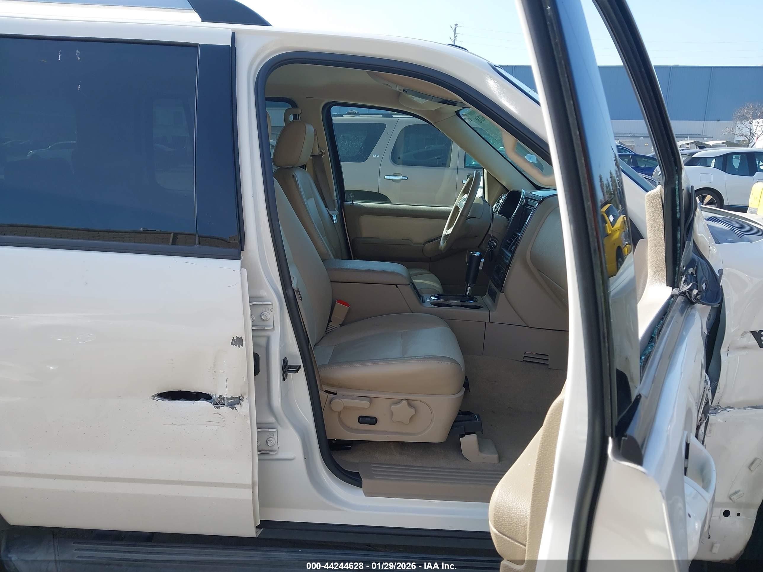 FORD EXPLORER image 5