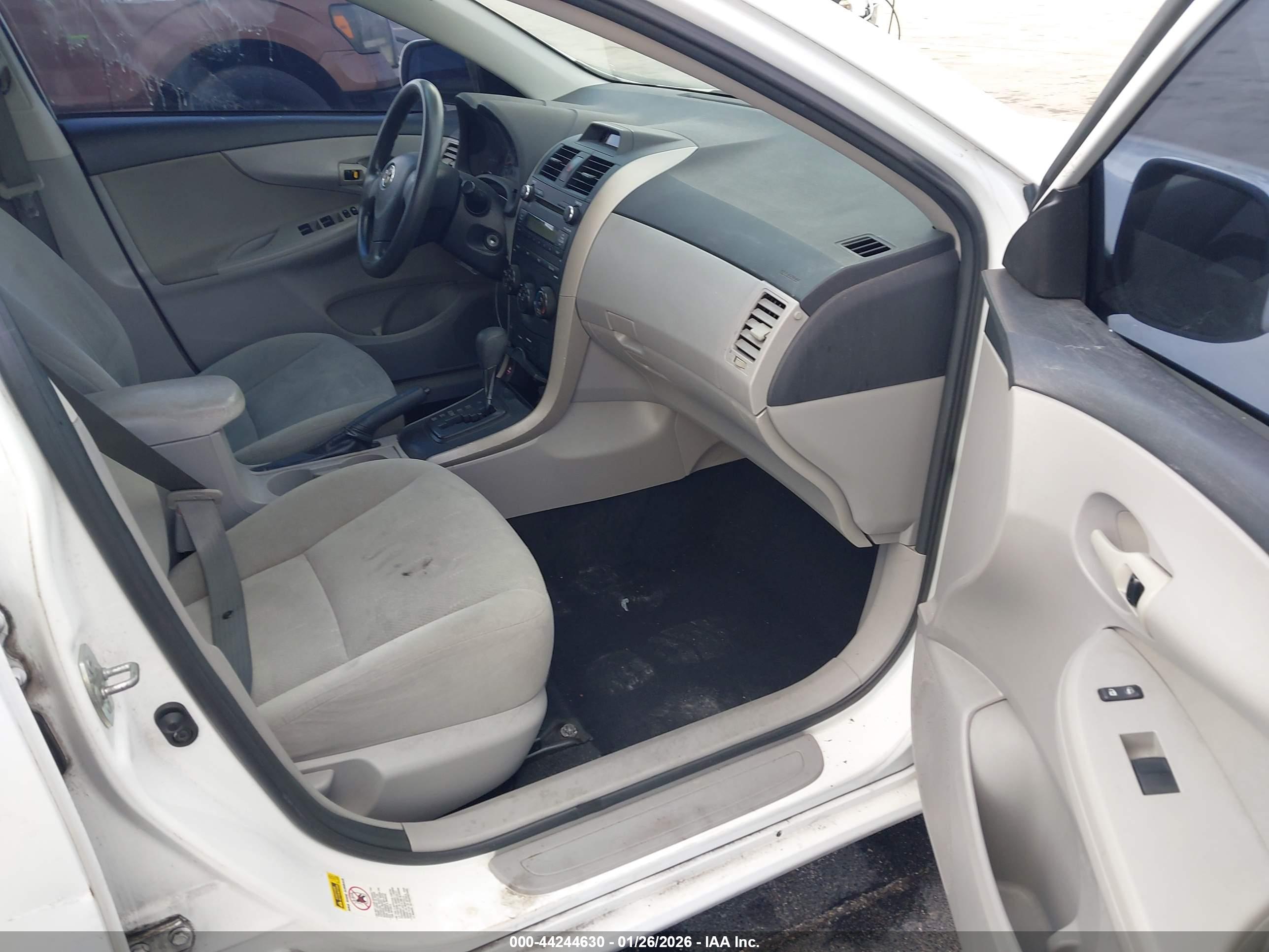 TOYOTA COROLLA image 5