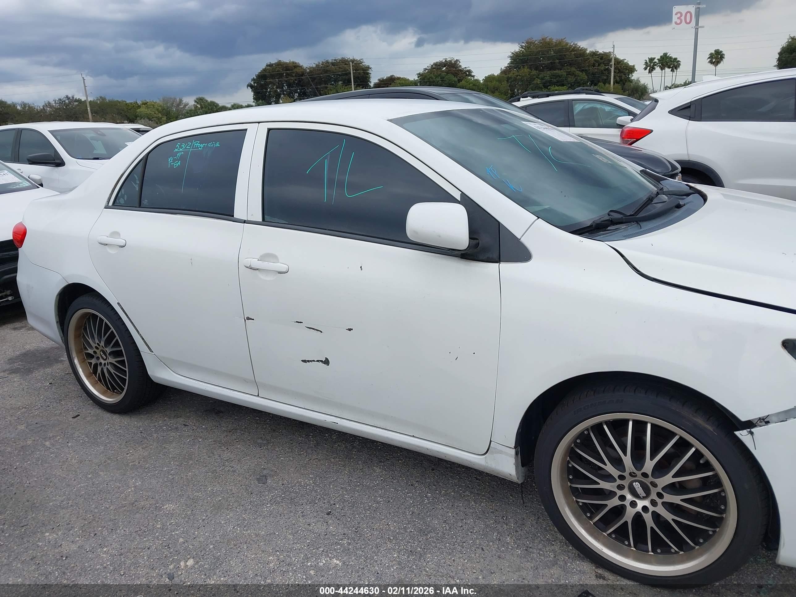 TOYOTA COROLLA image 6