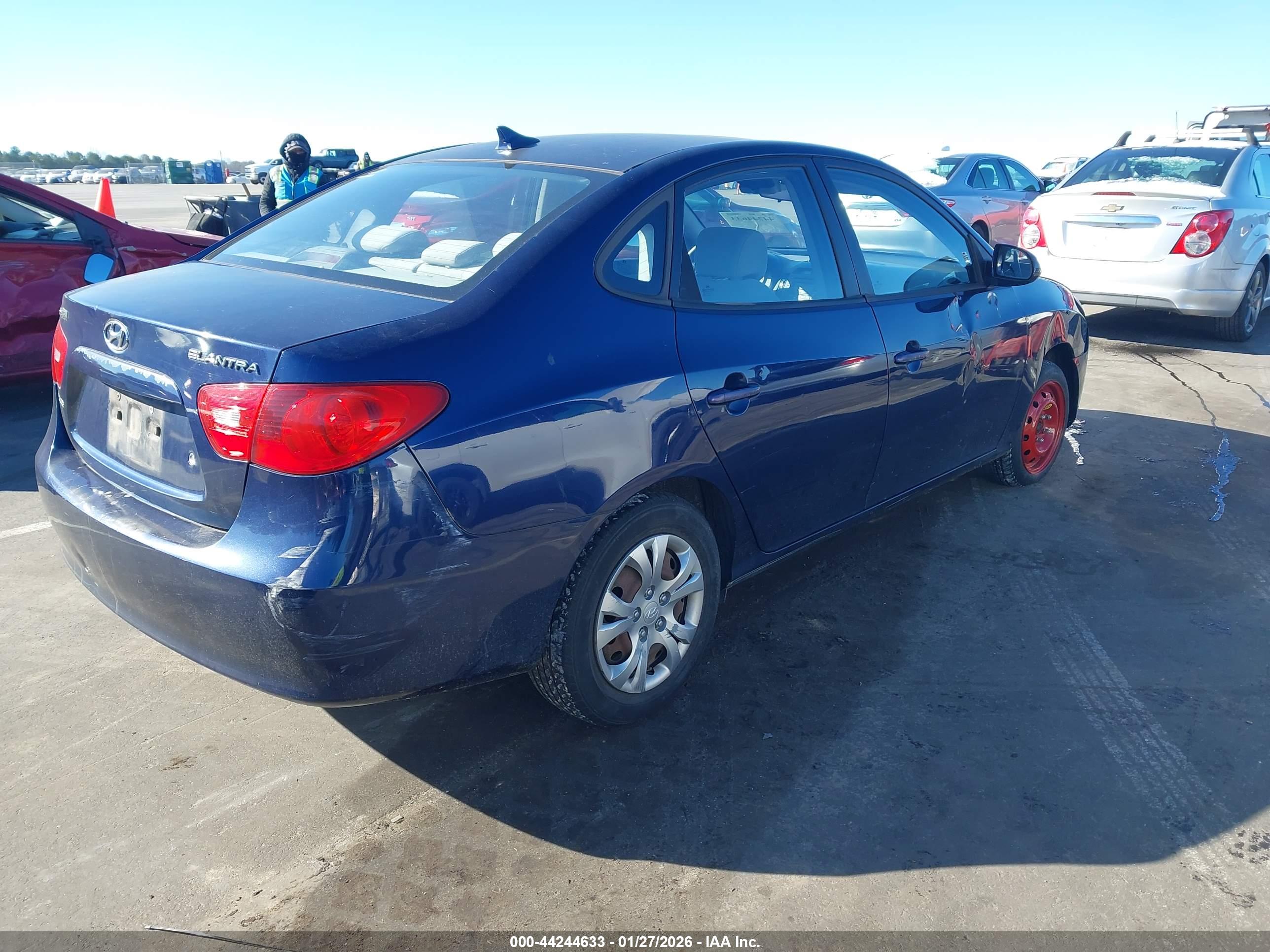 HYUNDAI ELANTRA image 4