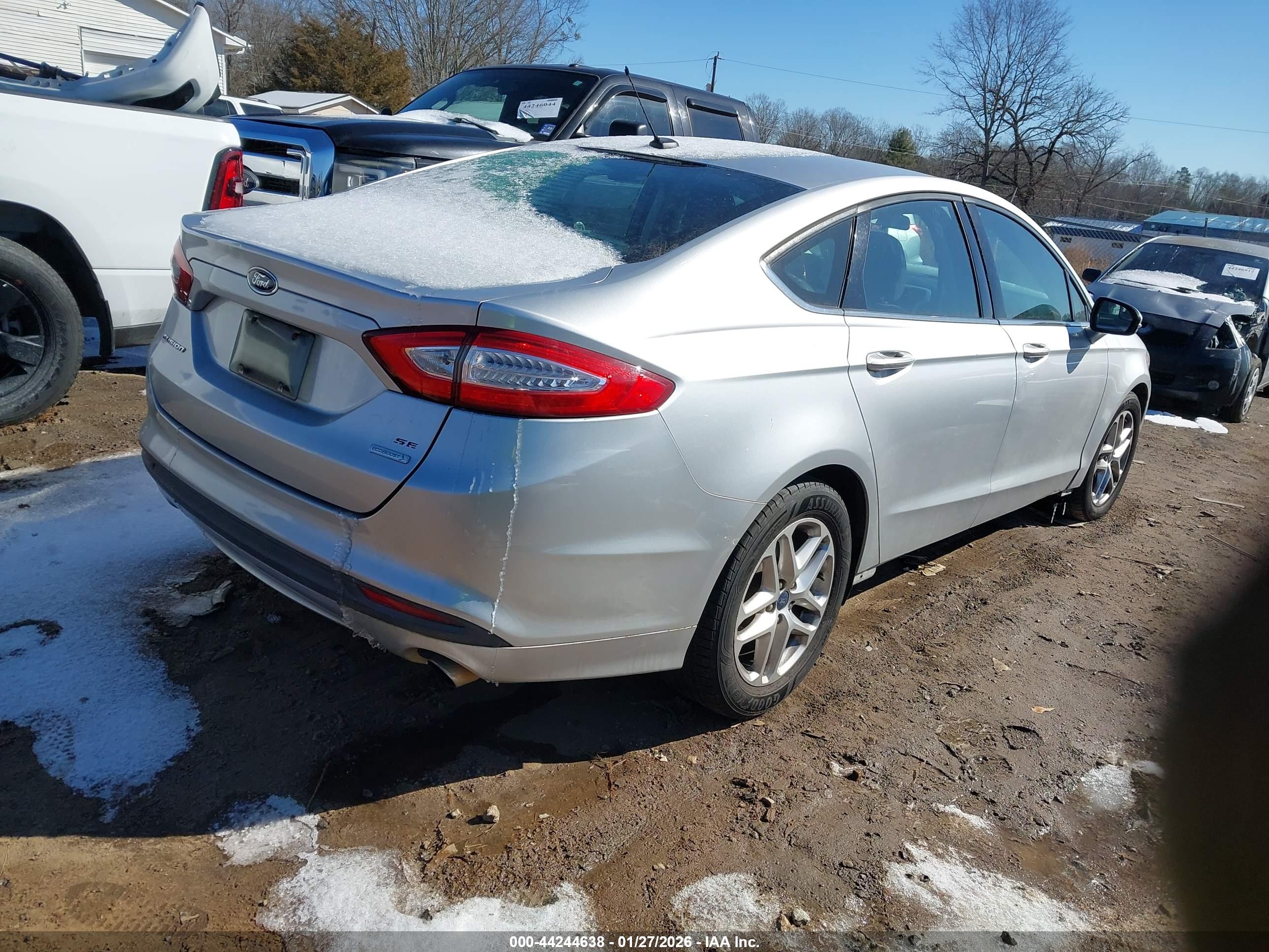 FORD FUSION image 4
