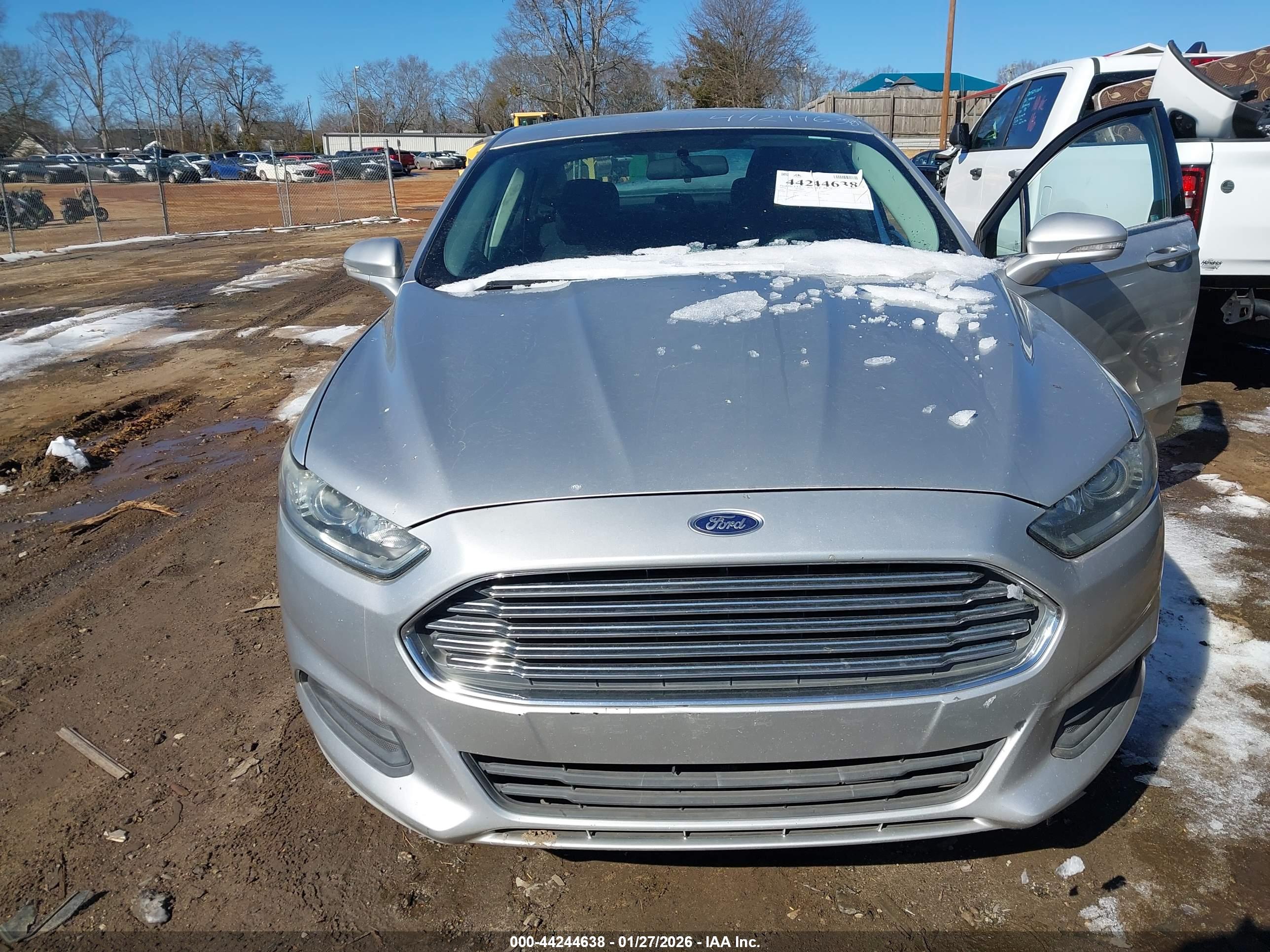 FORD FUSION image 6