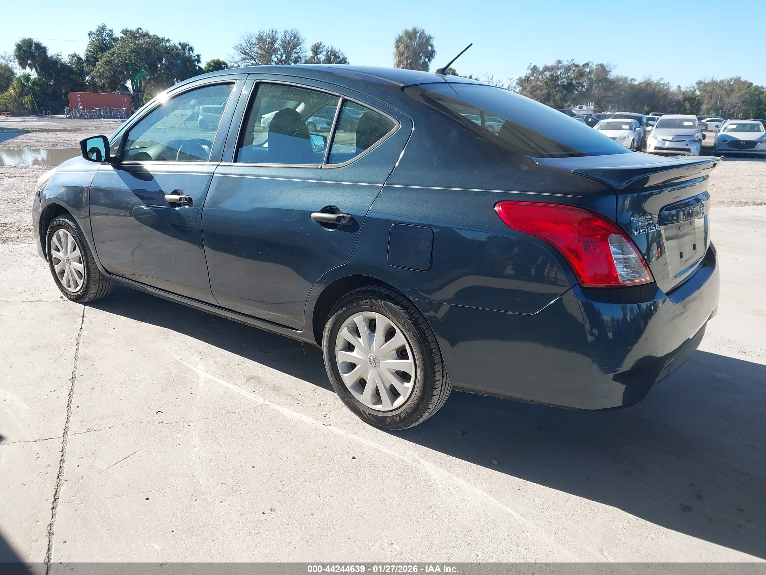 NISSAN VERSA image 3