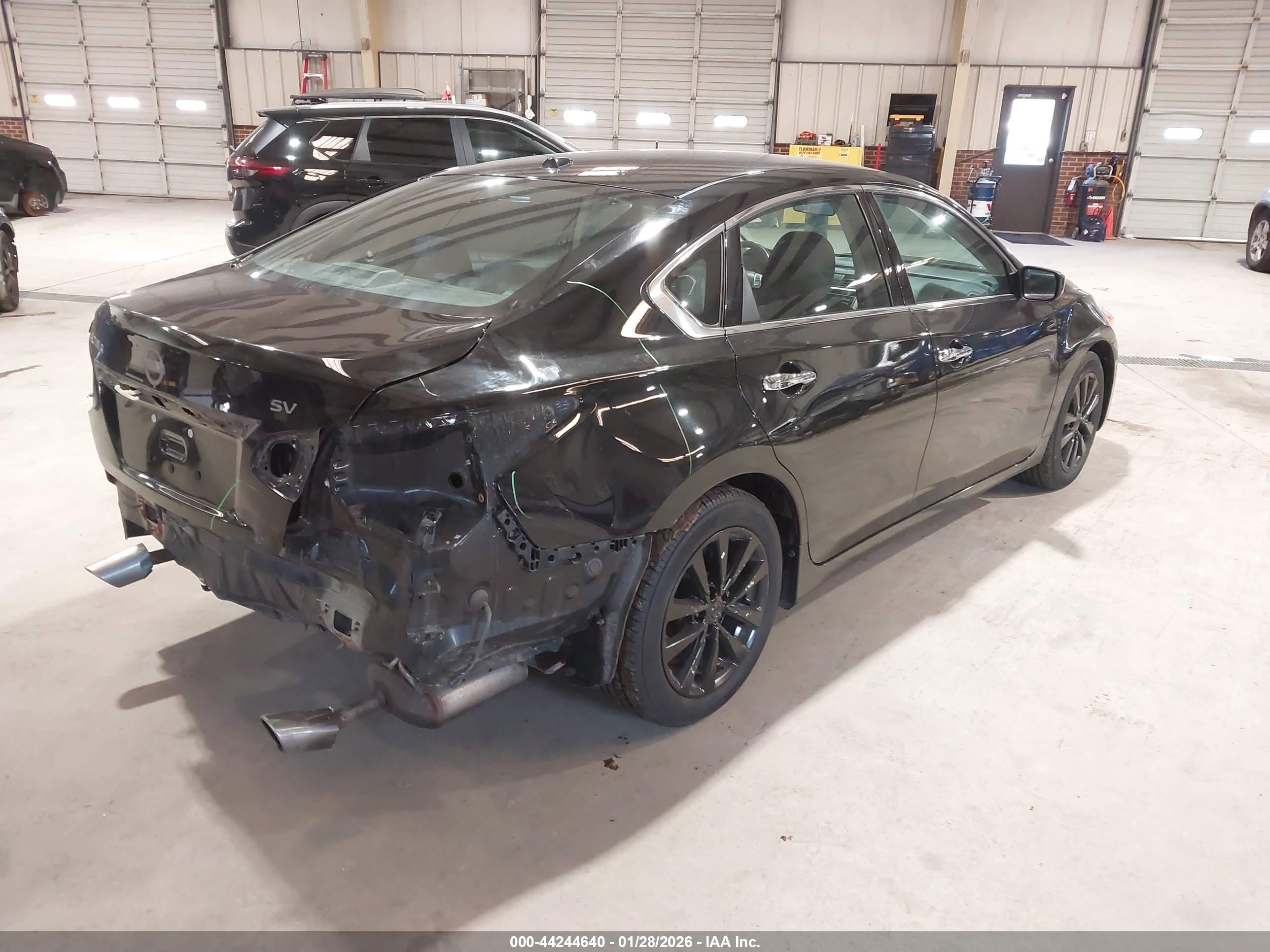 NISSAN ALTIMA image 4