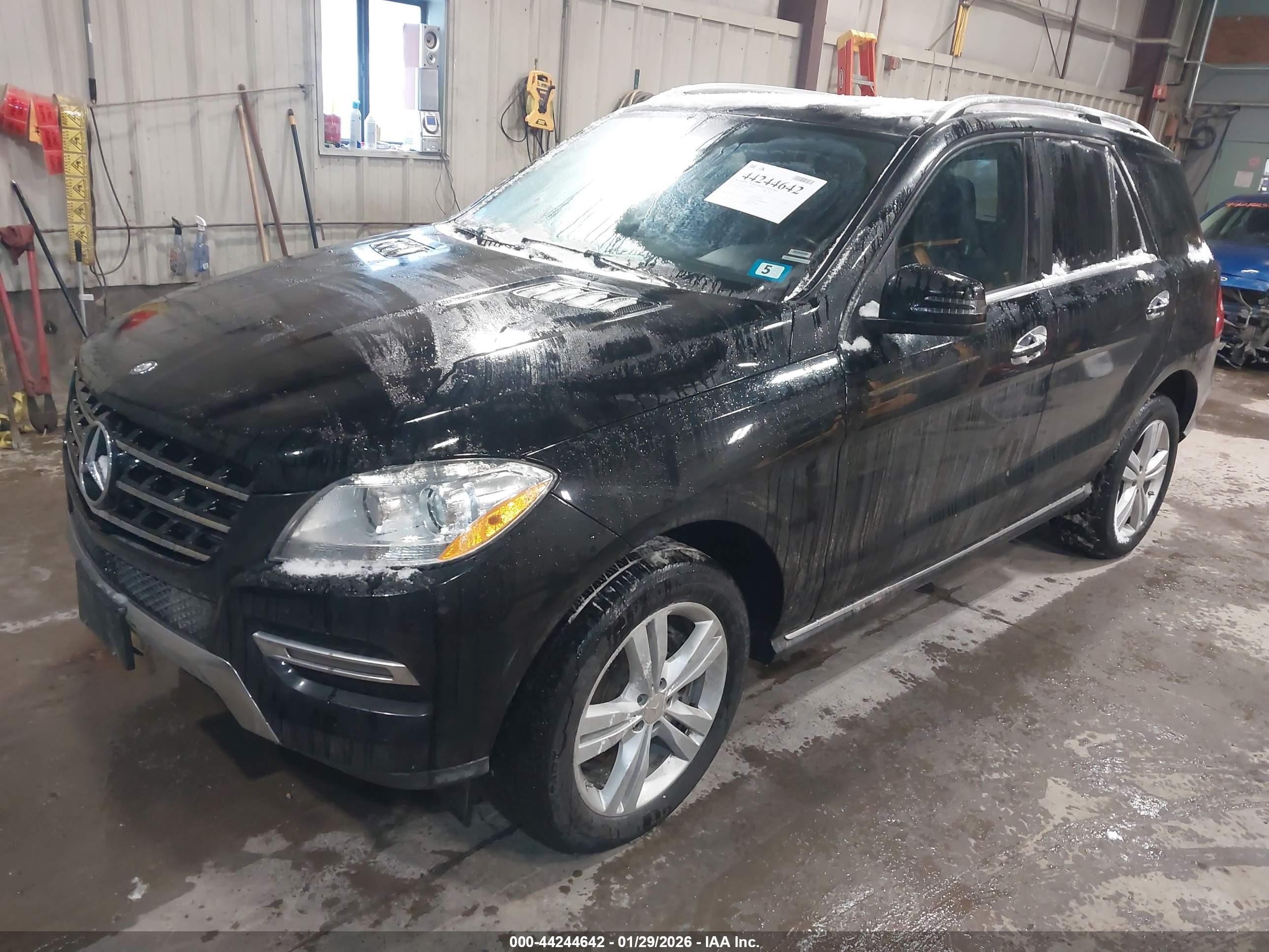 MERCEDES-BENZ ML image 2