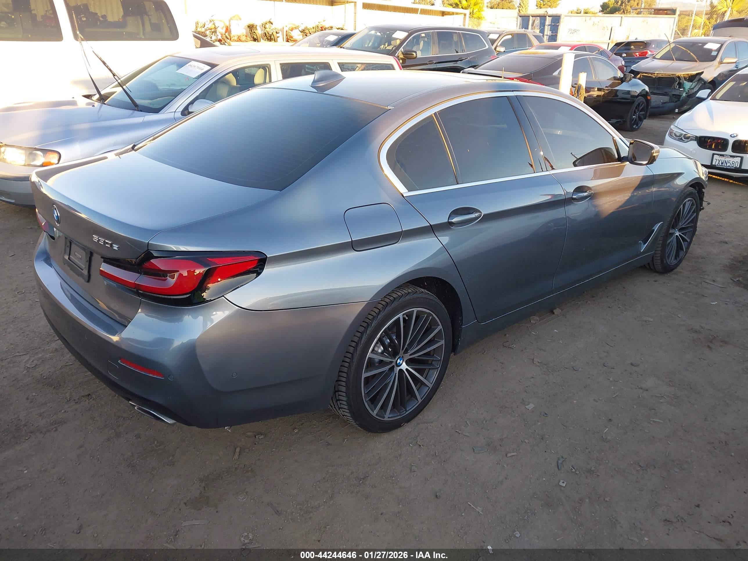 BMW 530E image 4