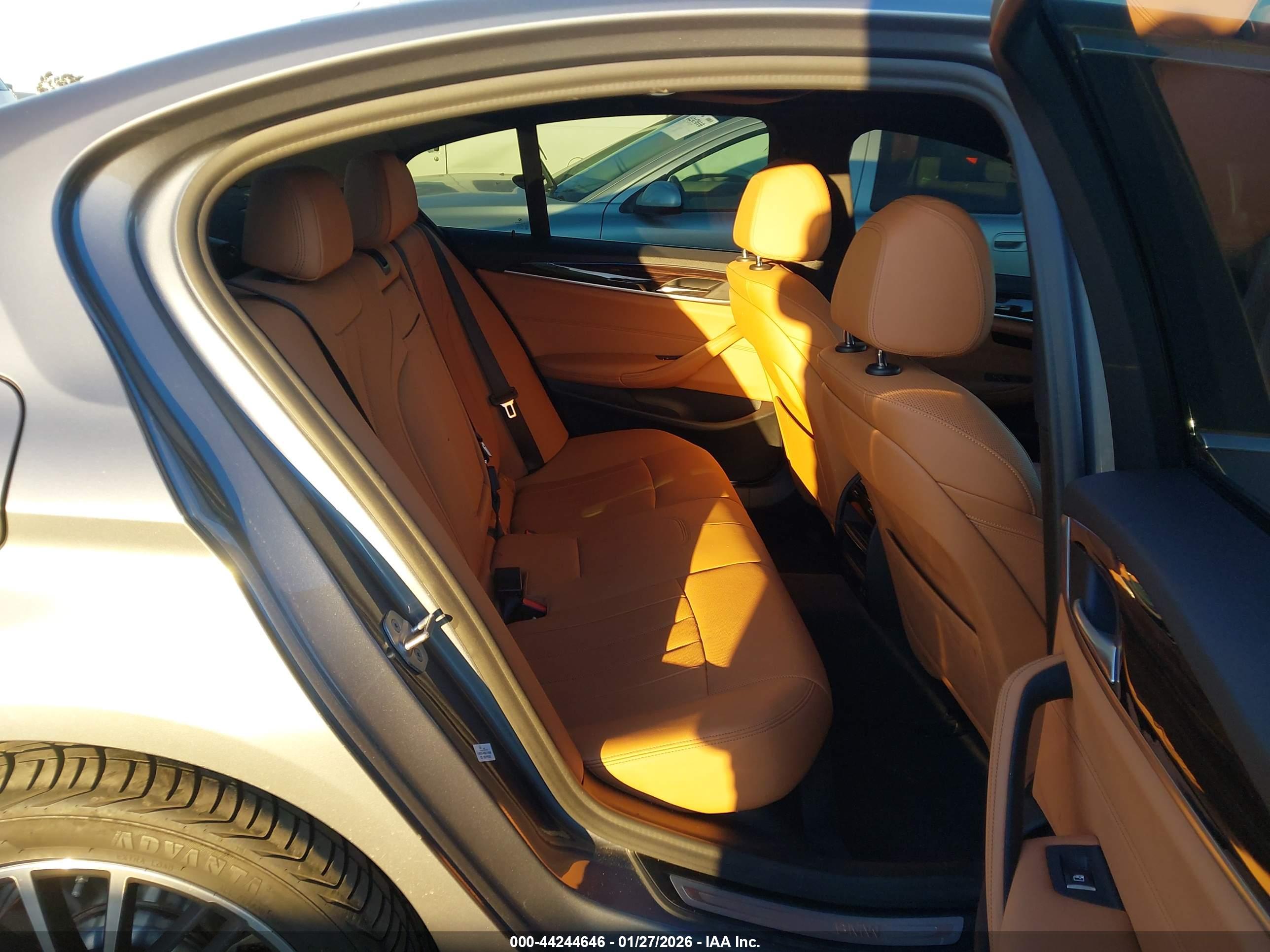 BMW 530E image 8