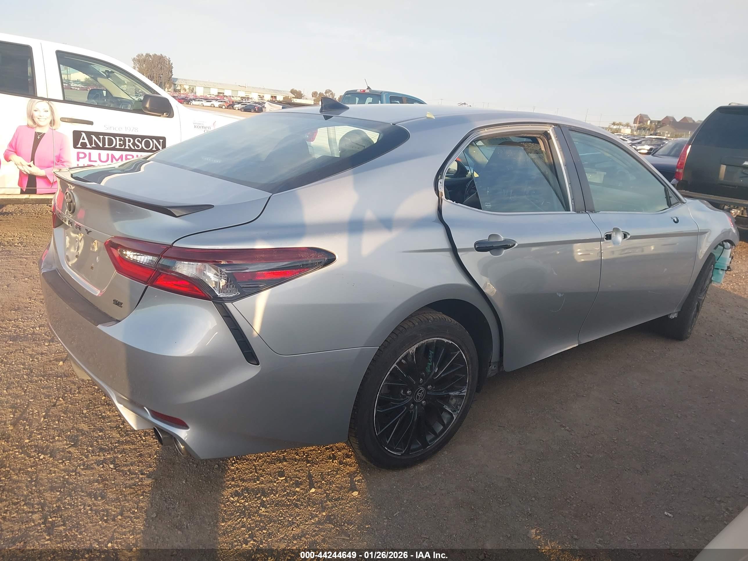TOYOTA CAMRY image 4