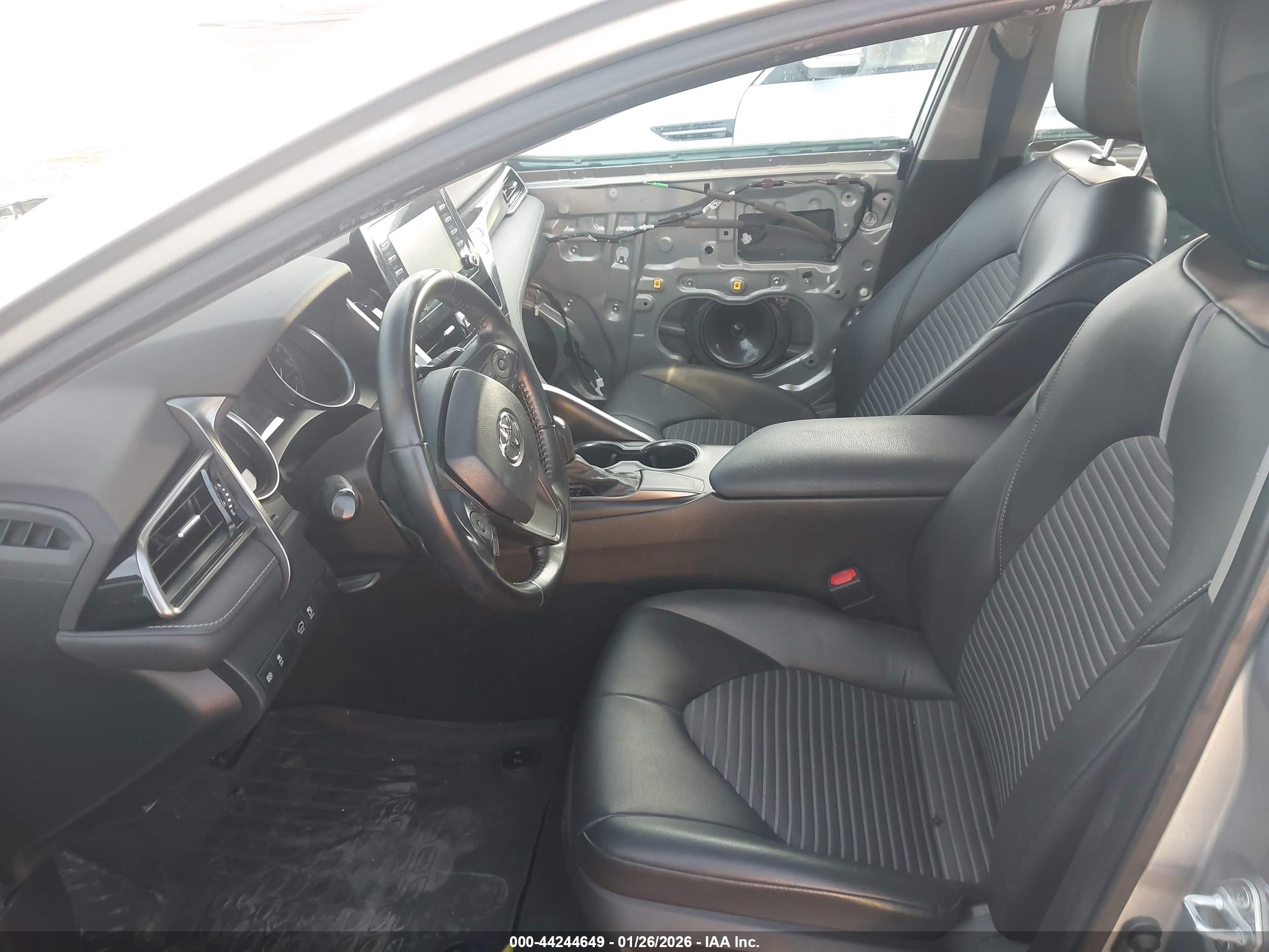 TOYOTA CAMRY image 5