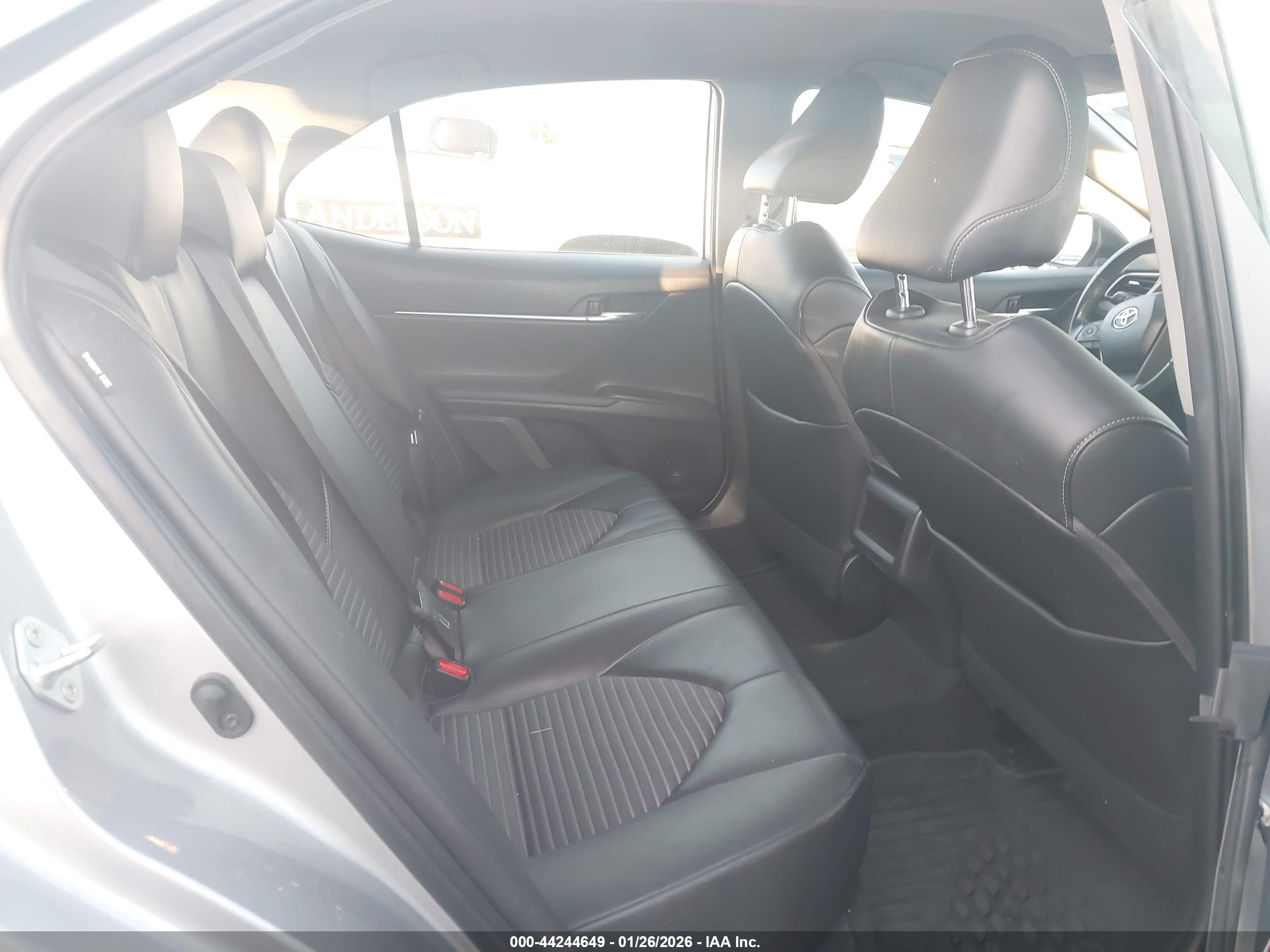 TOYOTA CAMRY image 8