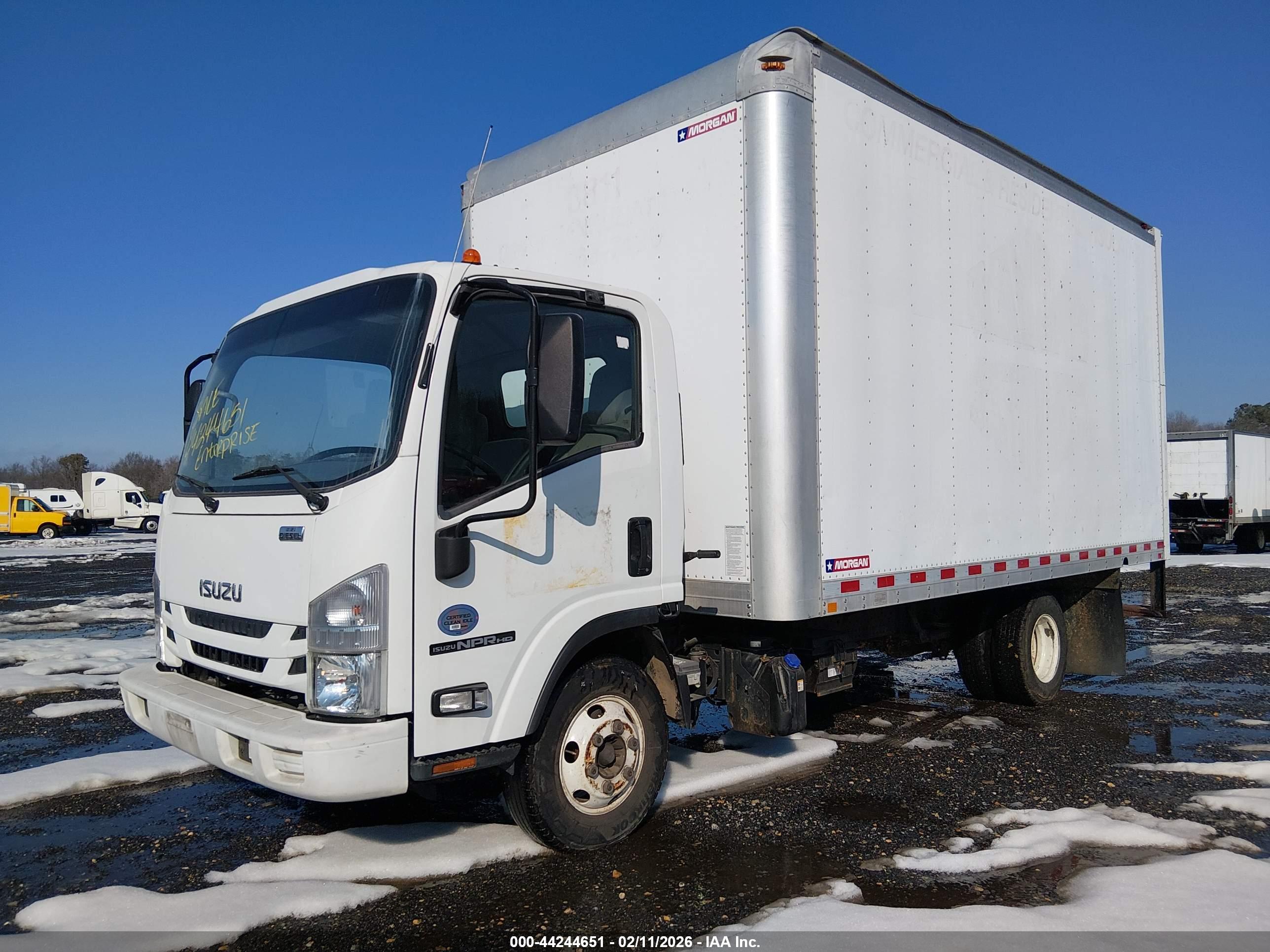 ISUZU NPR image 2
