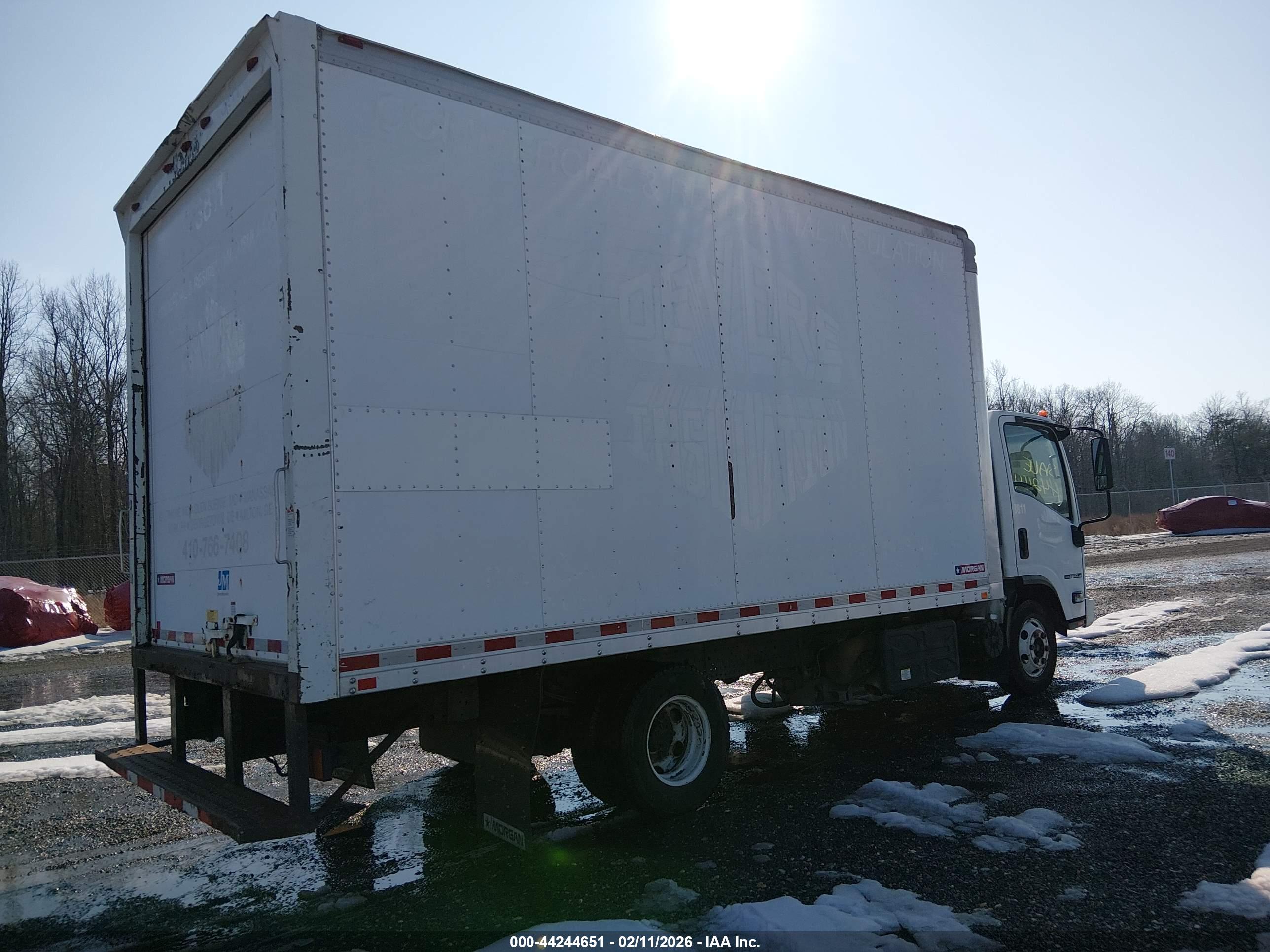 ISUZU NPR image 4