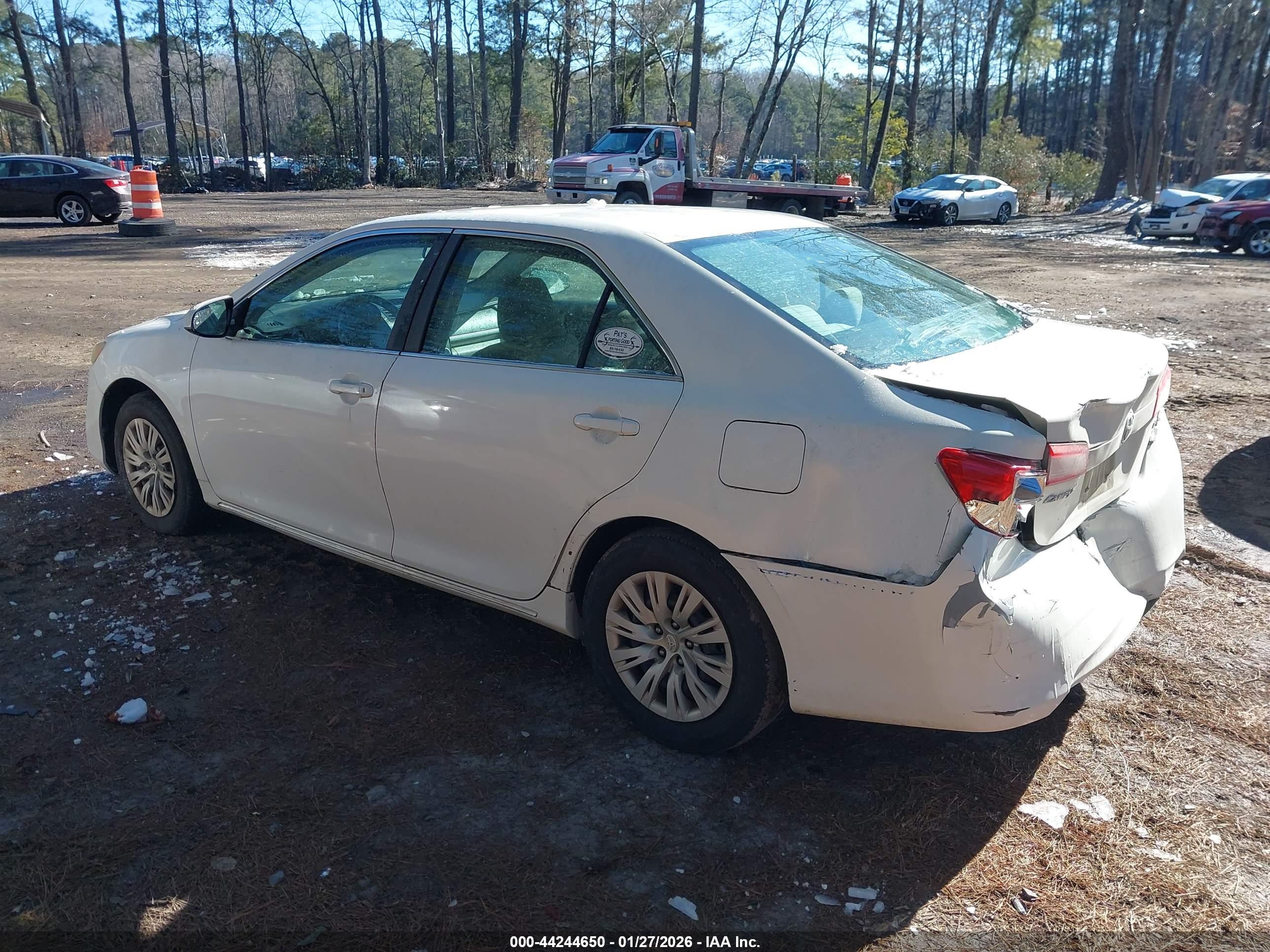 TOYOTA CAMRY image 3