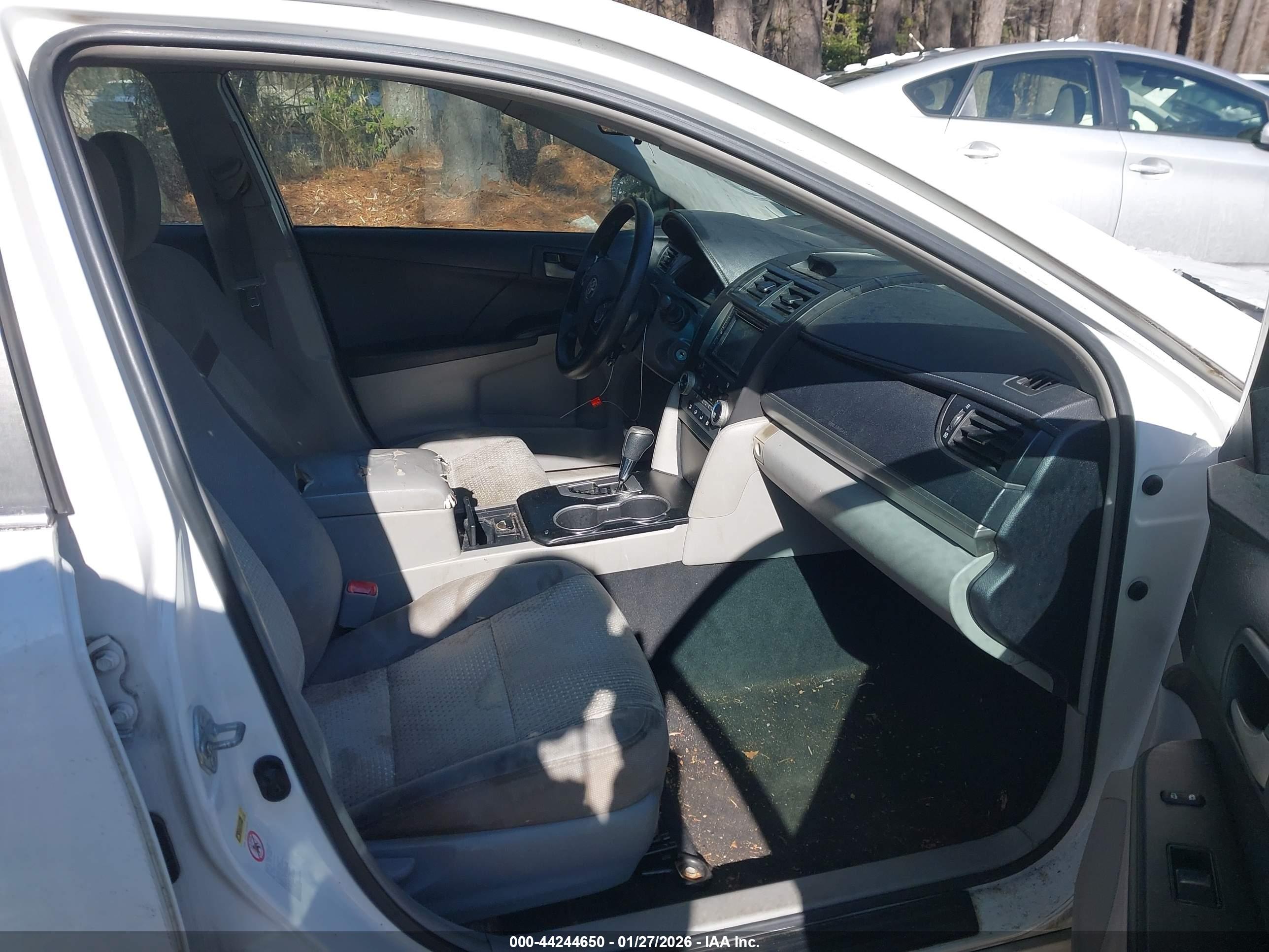 TOYOTA CAMRY image 5