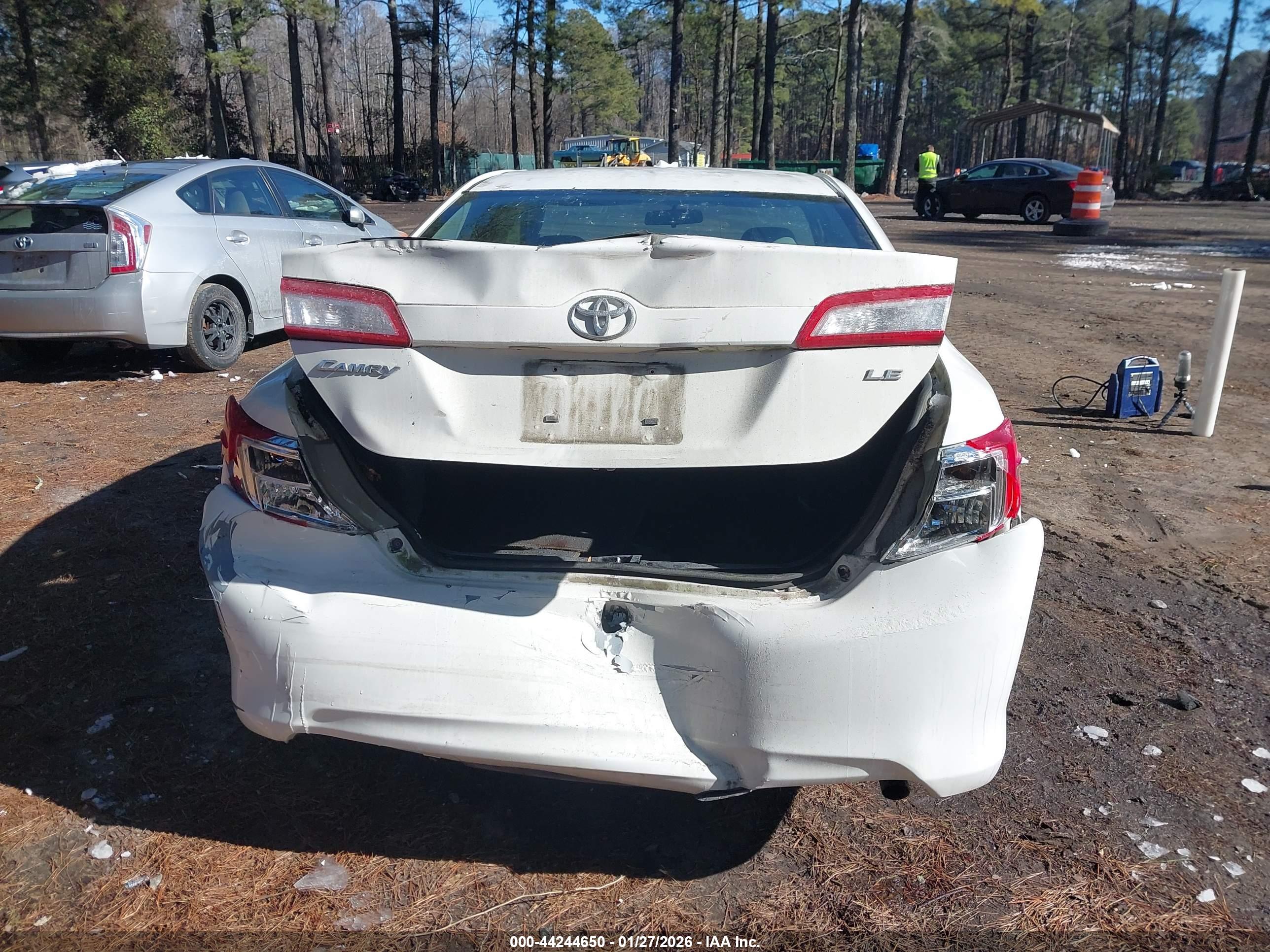 TOYOTA CAMRY image 6