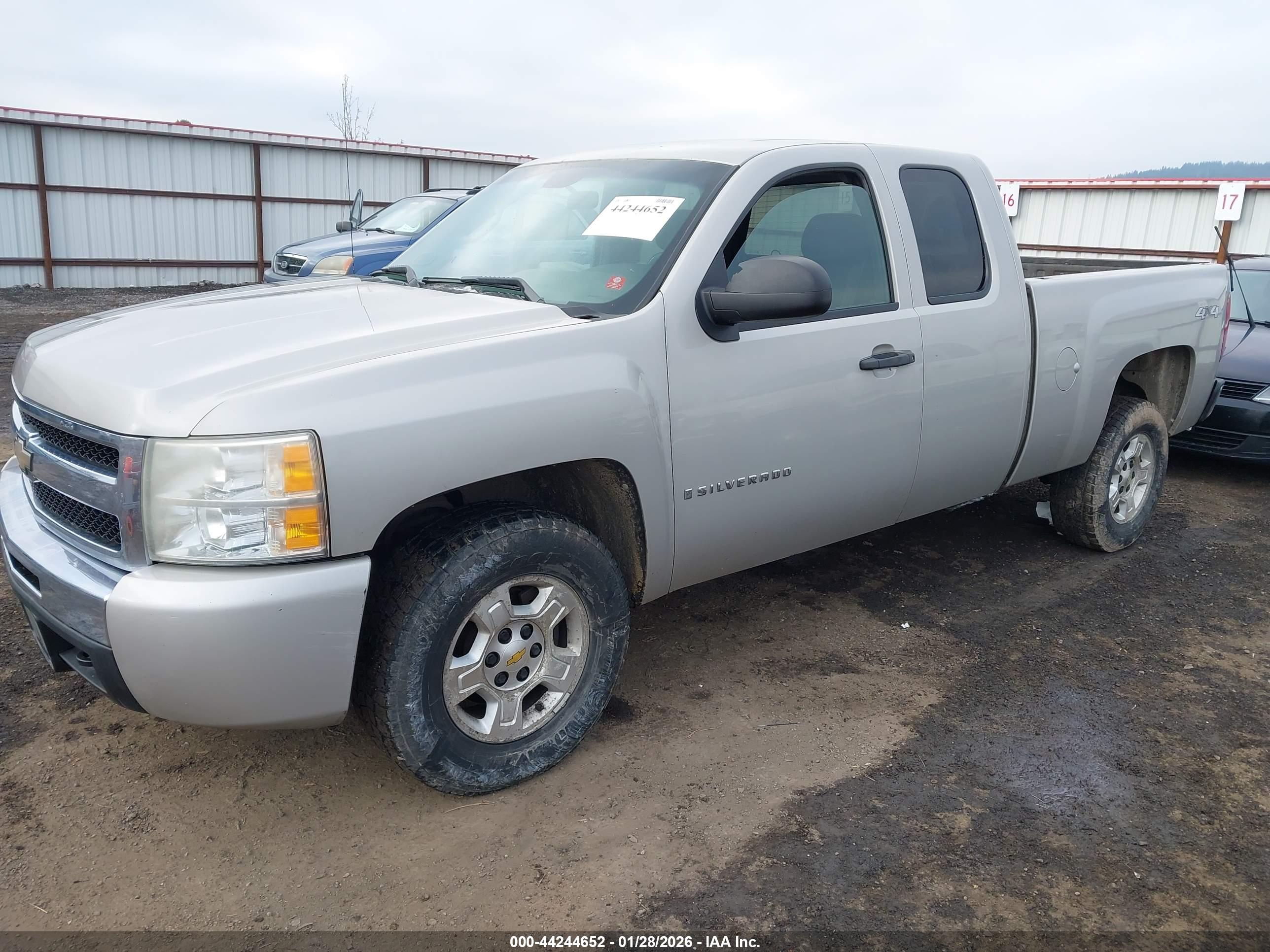 CHEVROLET SILVERADO image 2