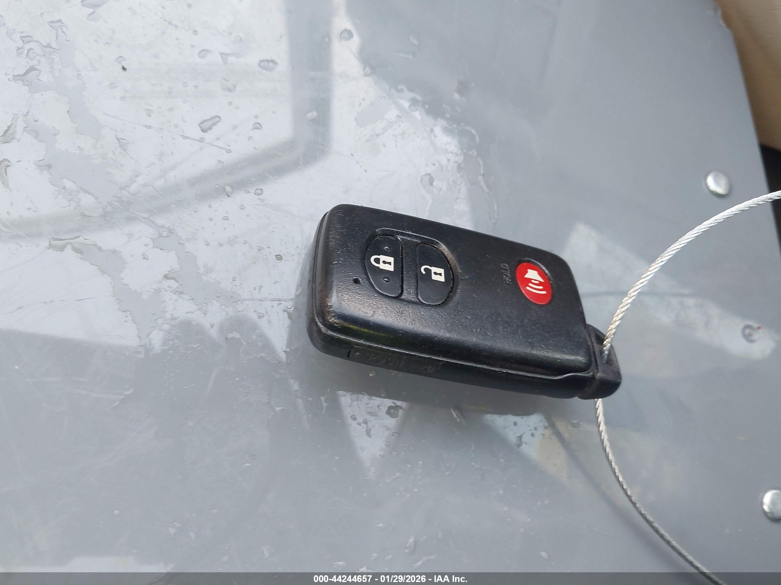 TOYOTA PRIUS image 11