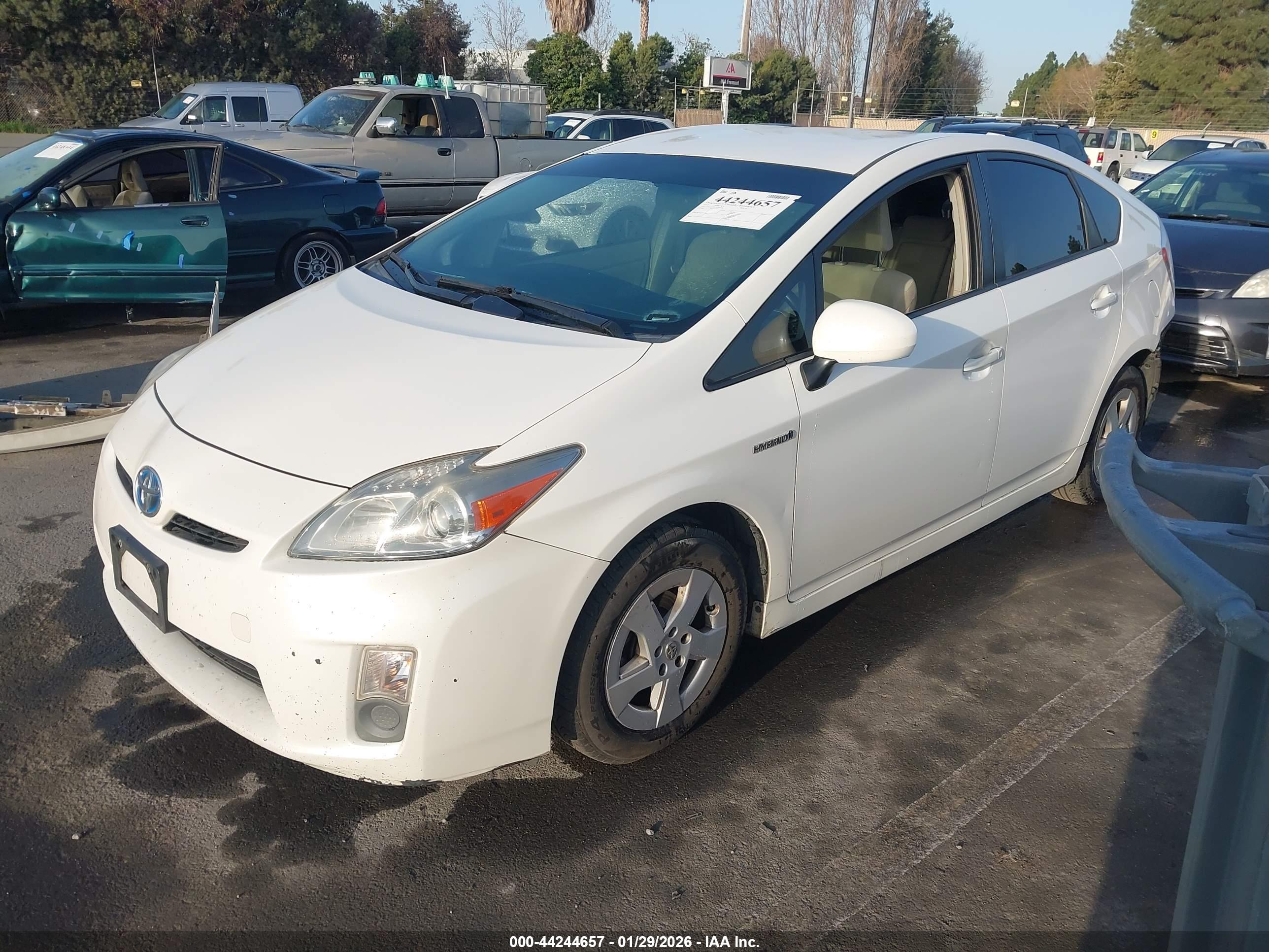TOYOTA PRIUS image 2