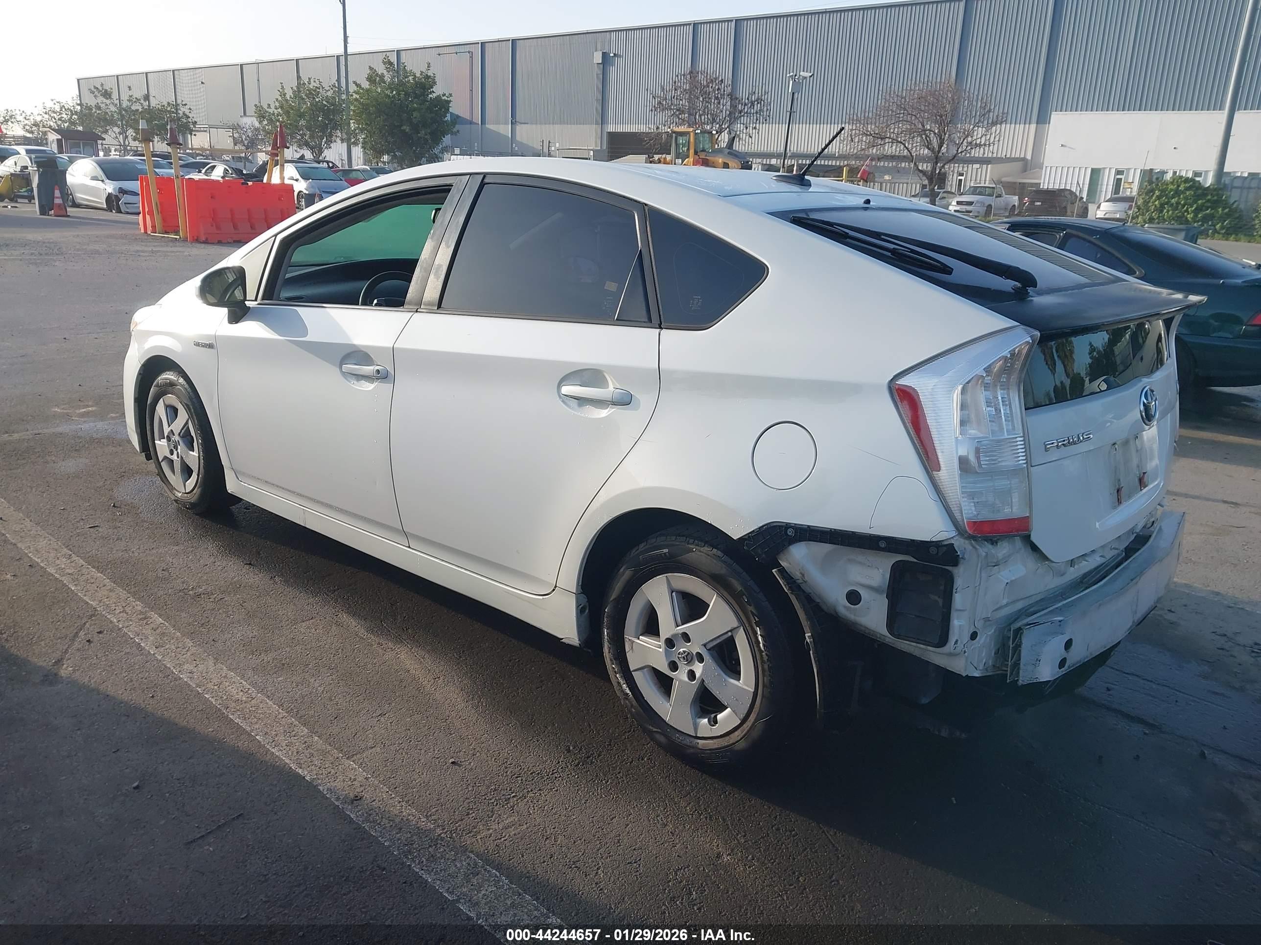 TOYOTA PRIUS image 3