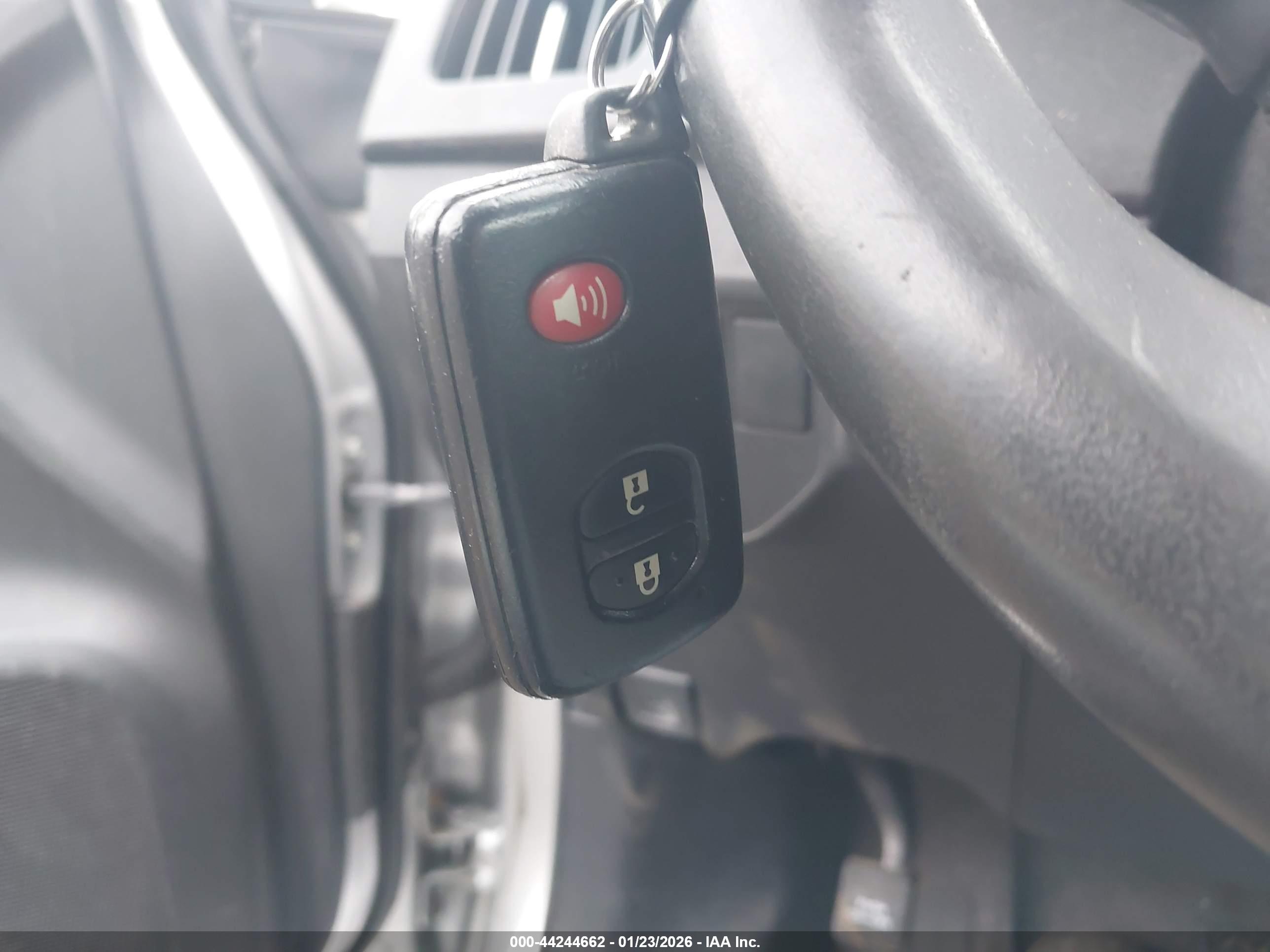TOYOTA PRIUS image 11