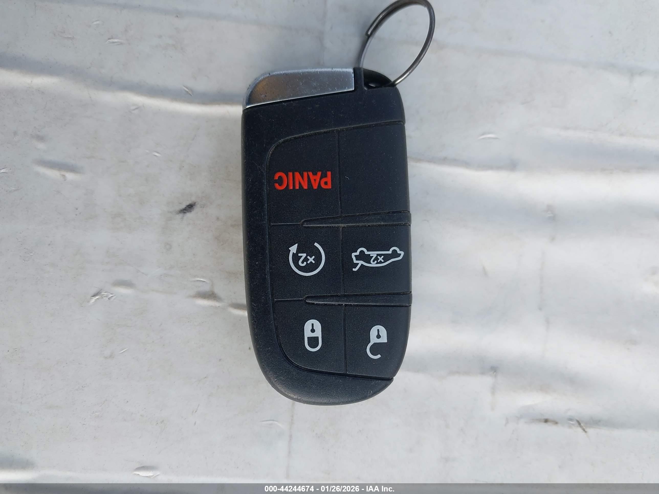 CHRYSLER 200 image 11