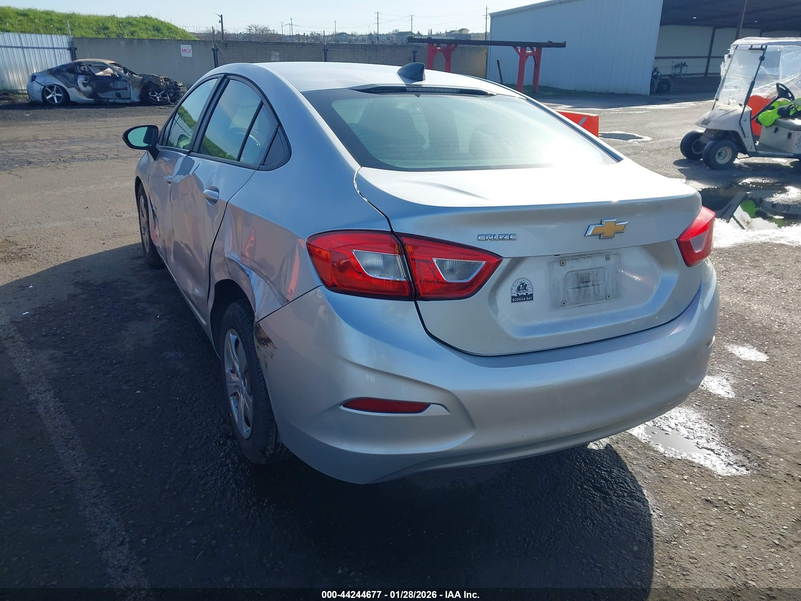 CHEVROLET CRUZE image 3