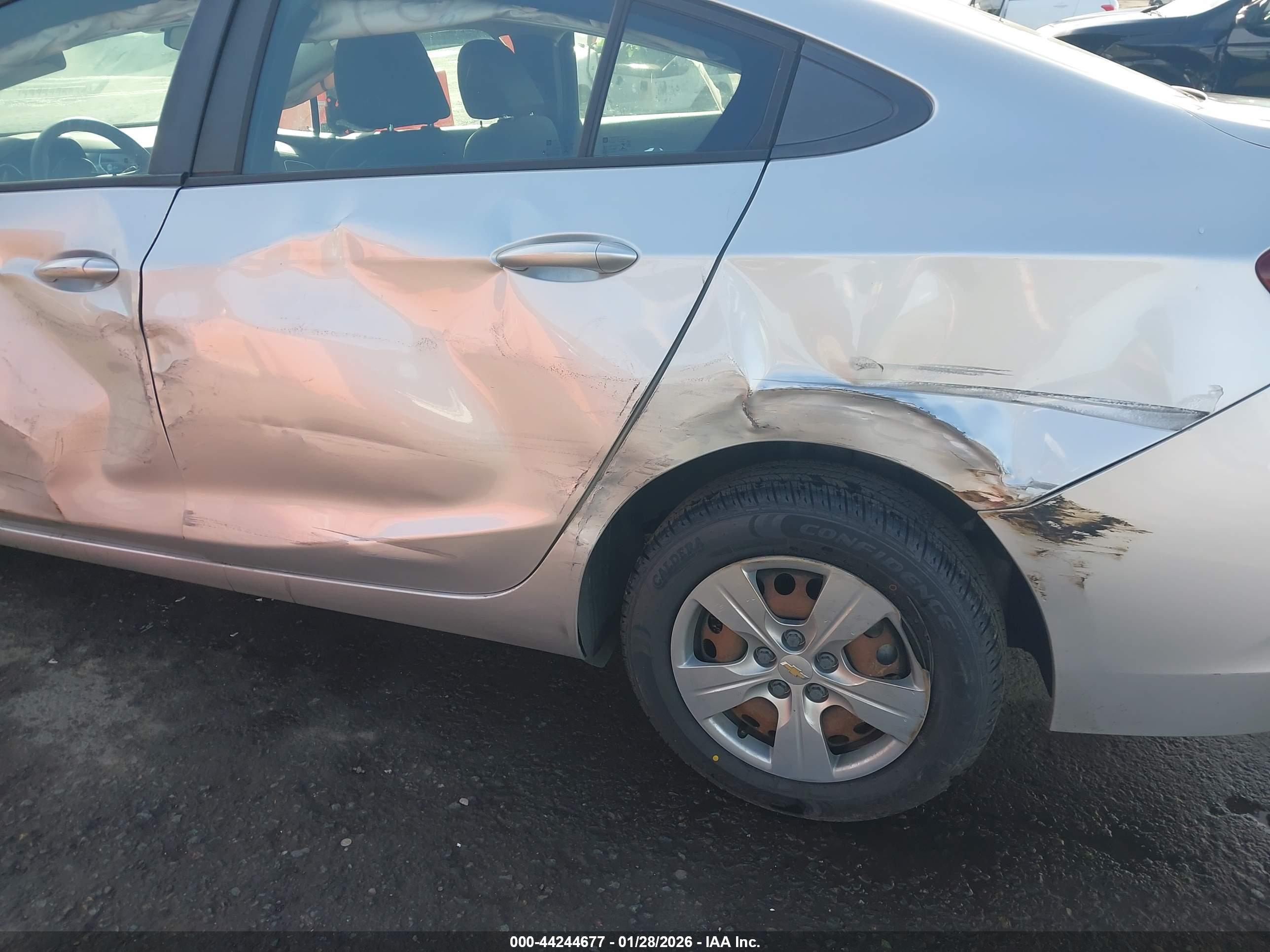 CHEVROLET CRUZE image 6